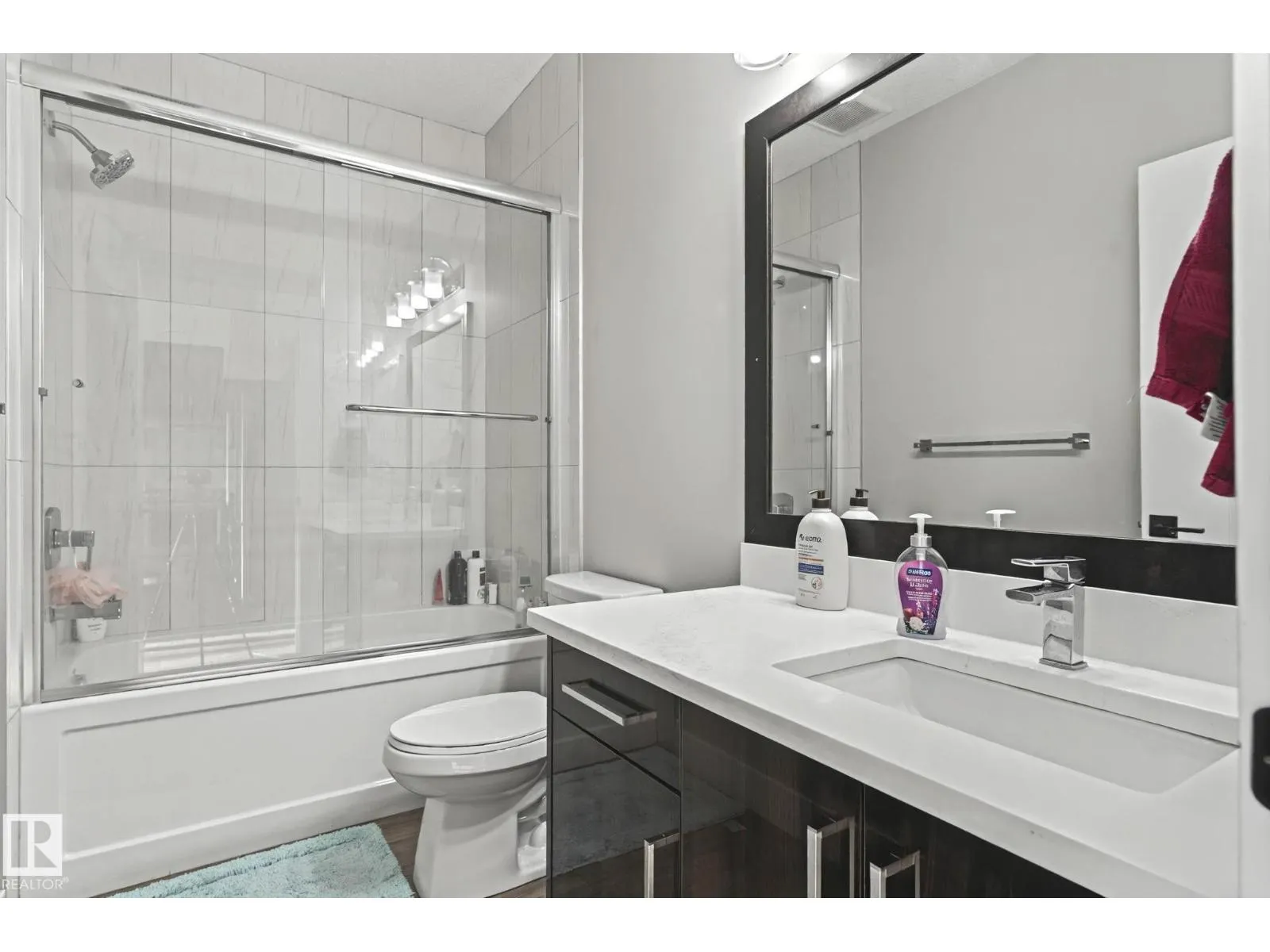 4119 7 AV SW