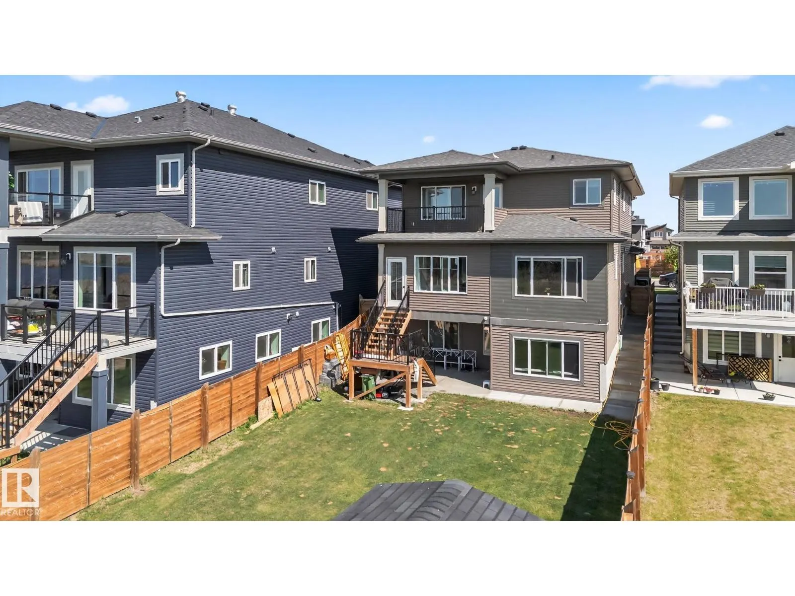 4119 7 AV SW