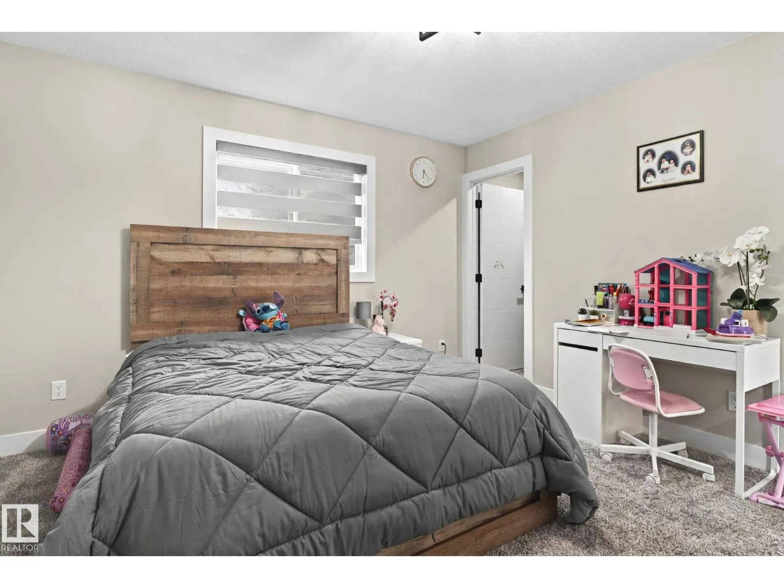 4119 7 AV SW