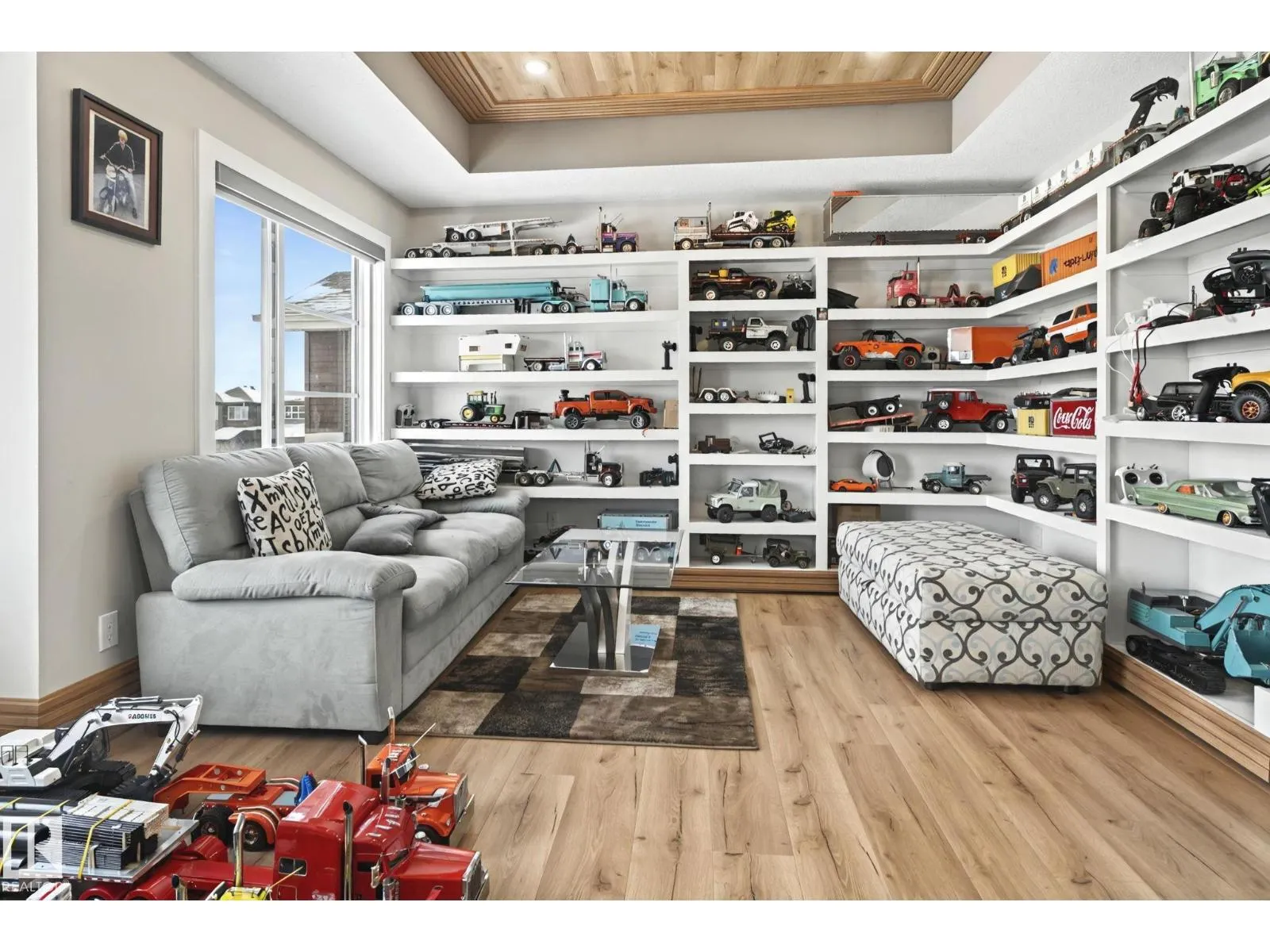 4119 7 AV SW