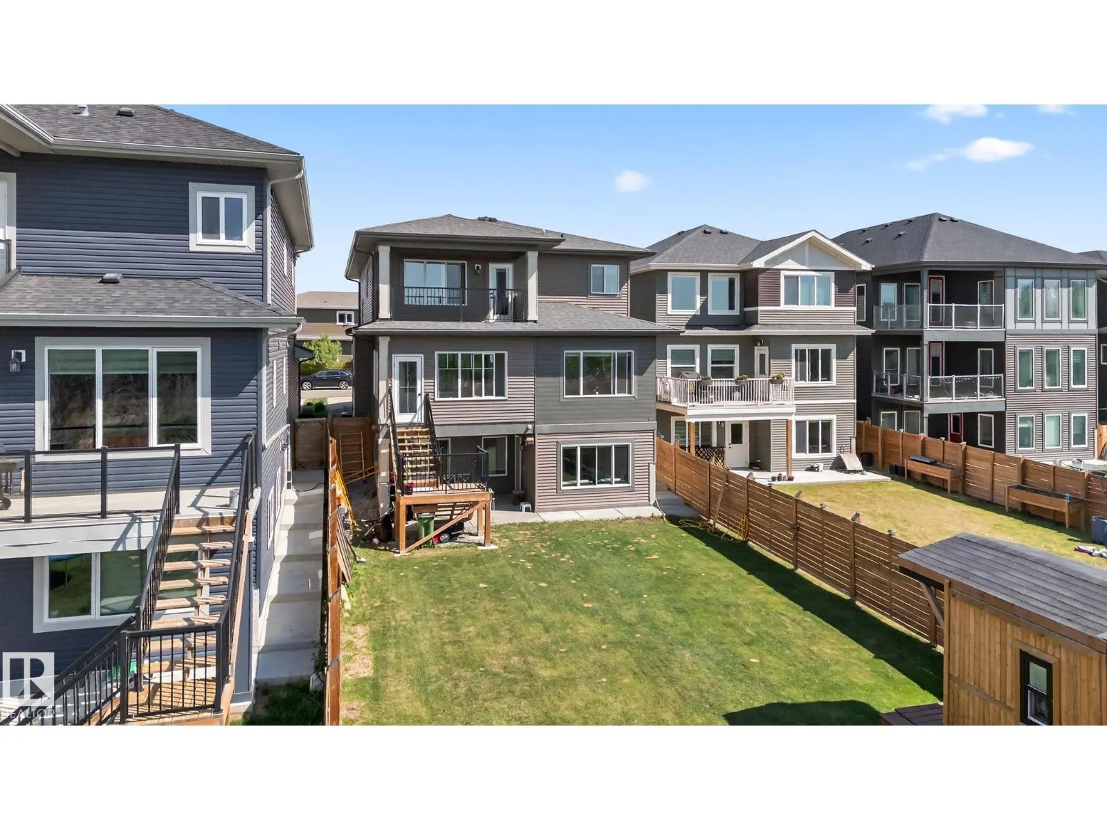 4119 7 AV SW