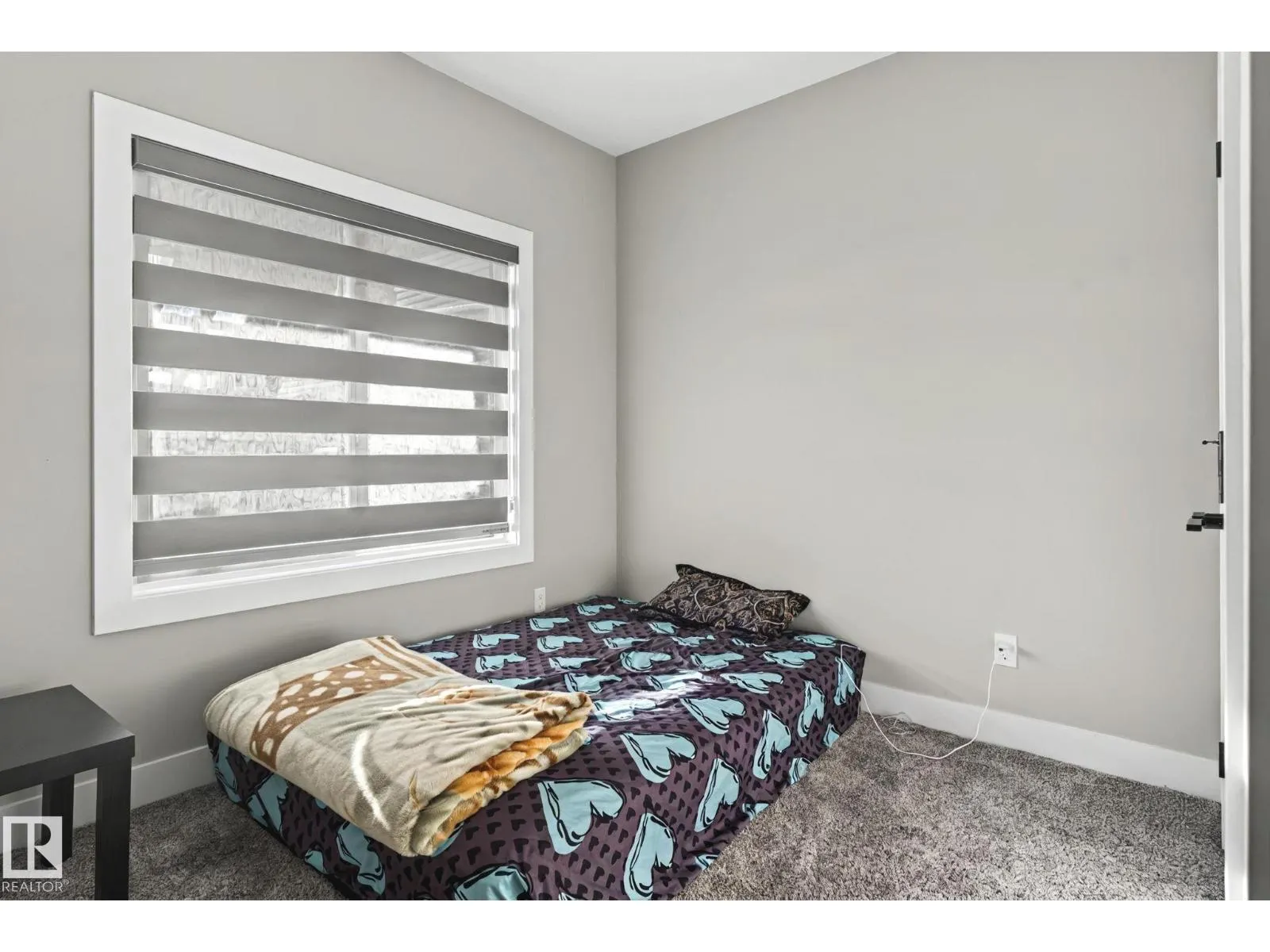 4119 7 AV SW