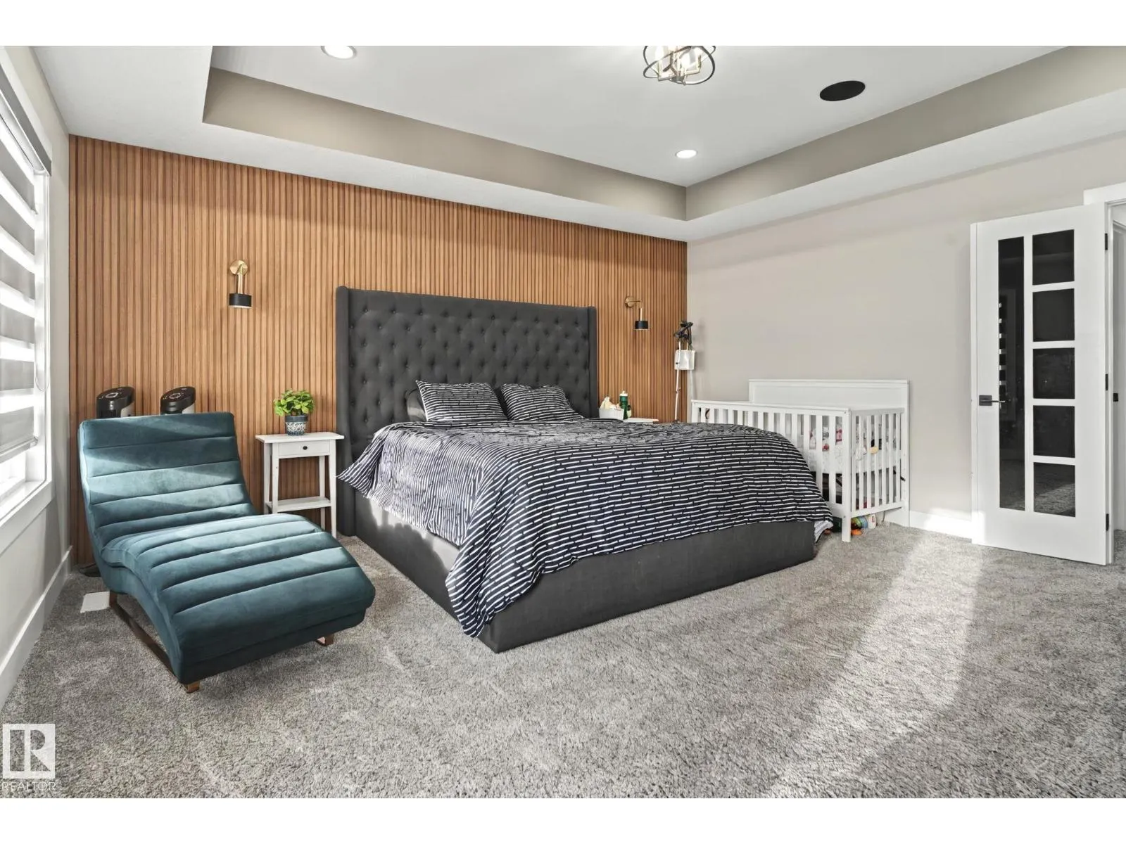 4119 7 AV SW