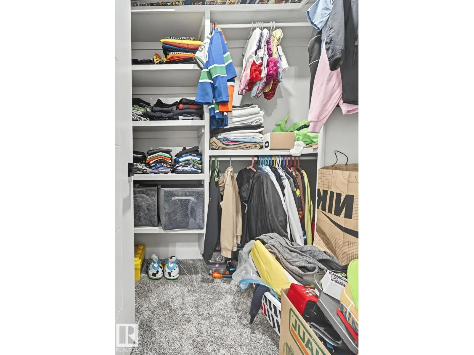 4119 7 AV SW