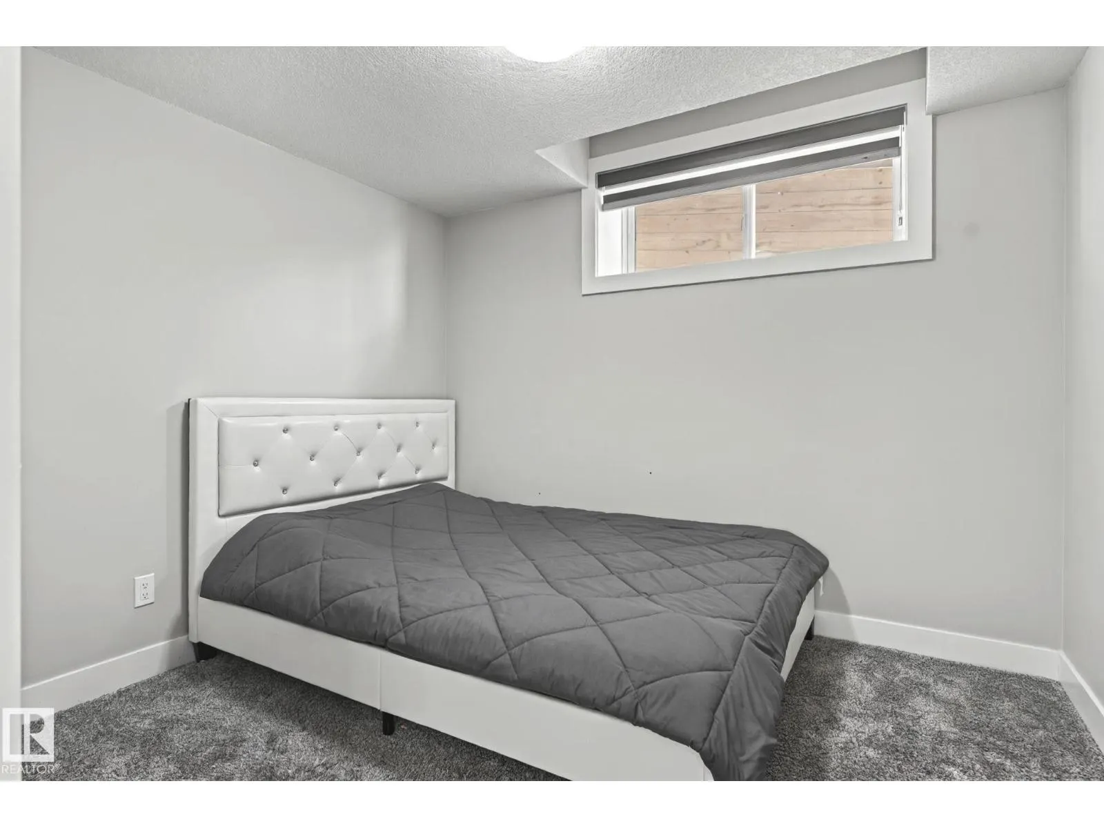 4119 7 AV SW