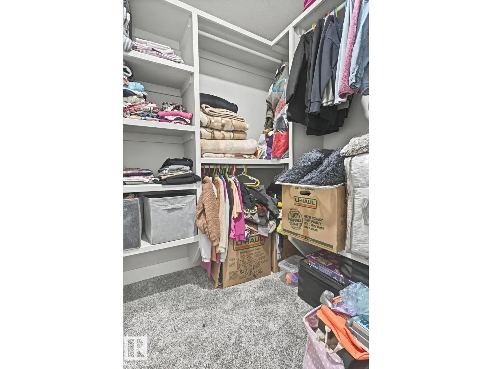 4119 7 AV SW