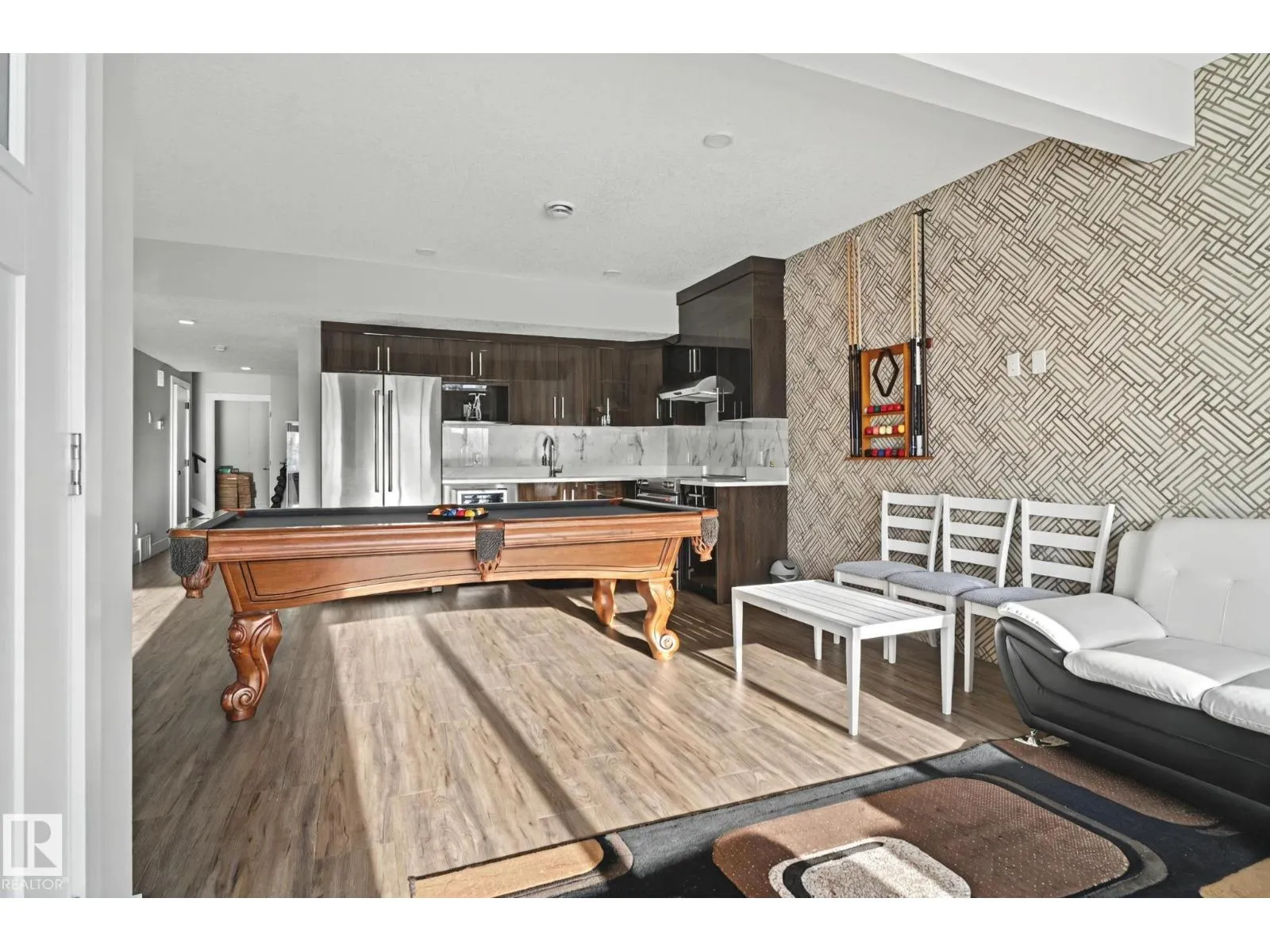 4119 7 AV SW
