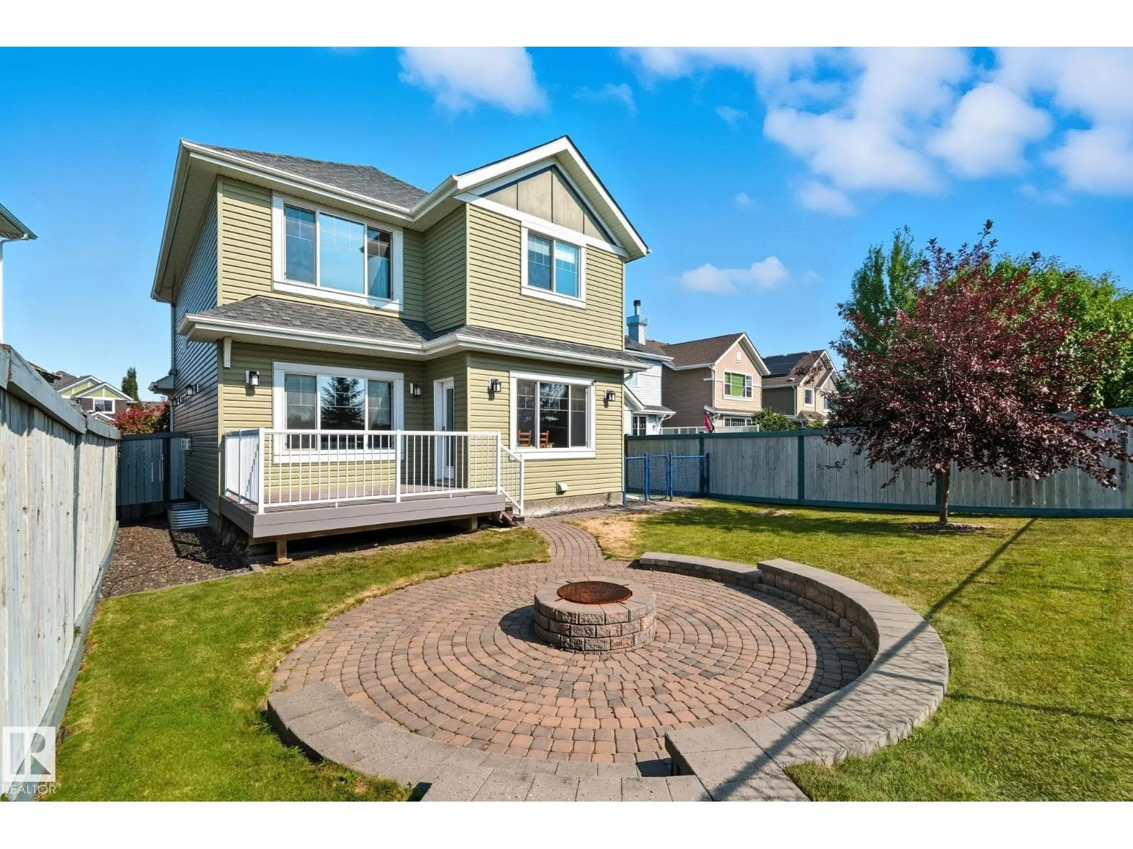 8039 18 AV SW