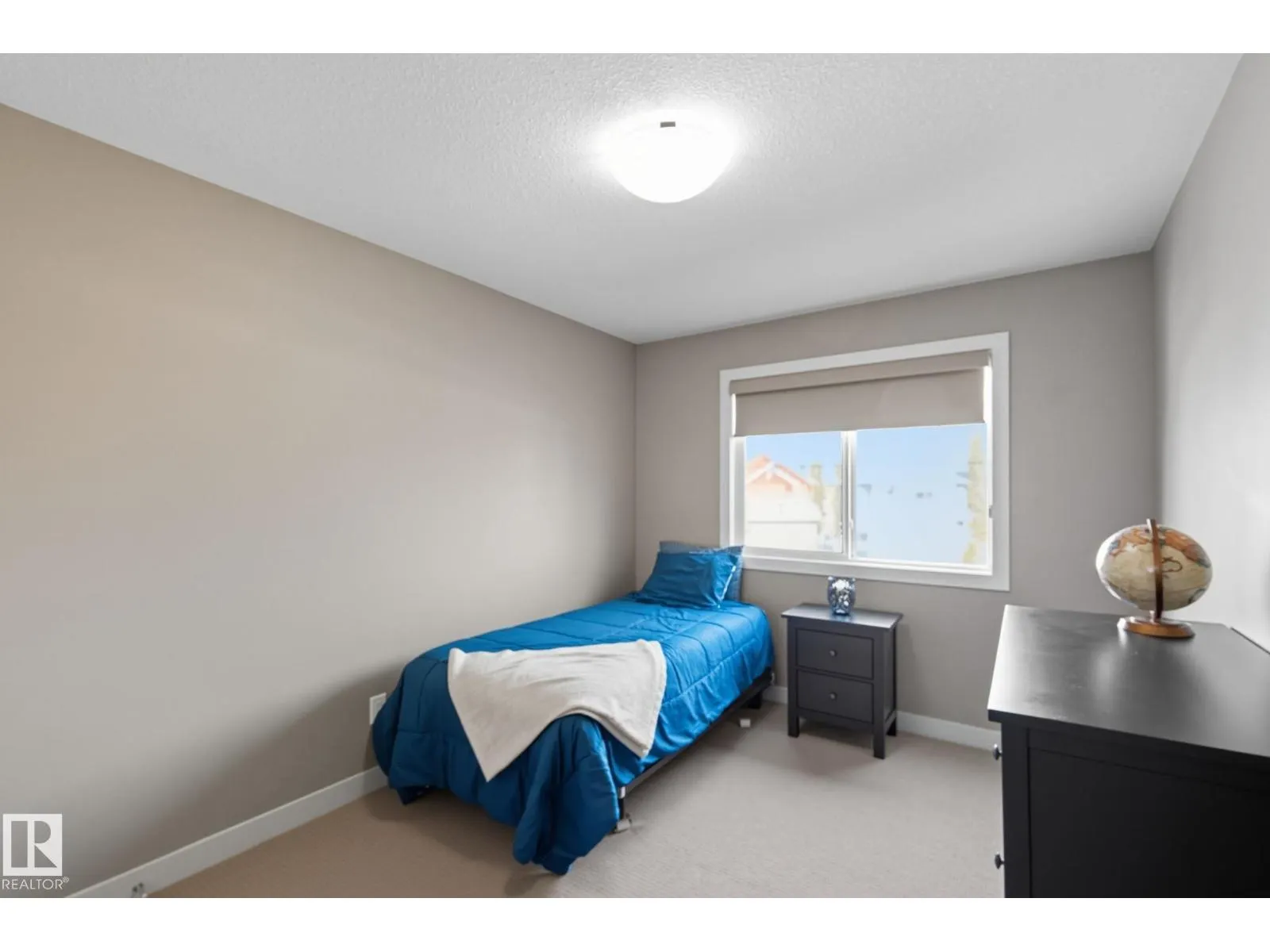 8039 18 AV SW