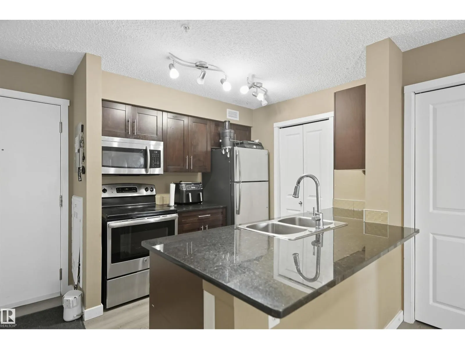 #321 5816 Mullen PL NW