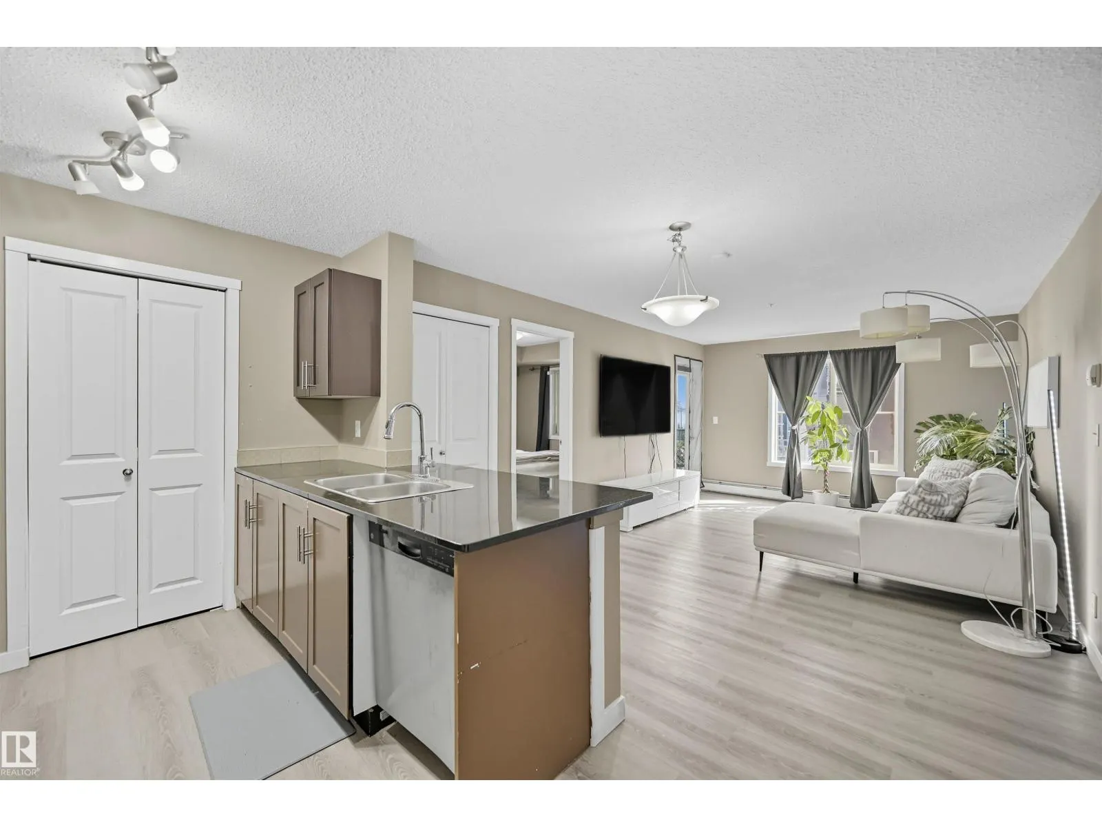 #321 5816 Mullen PL NW