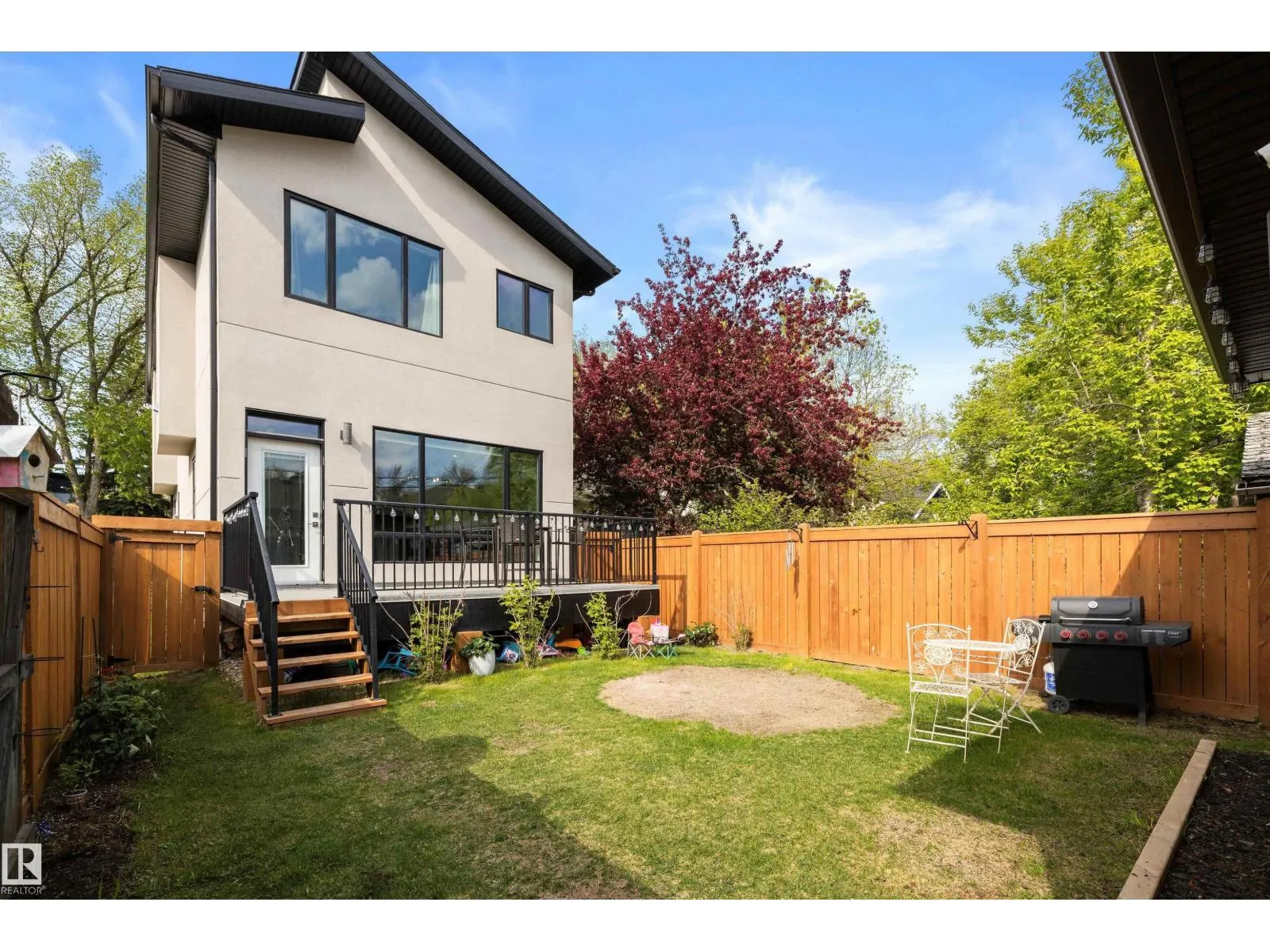 10917 79 AV NW