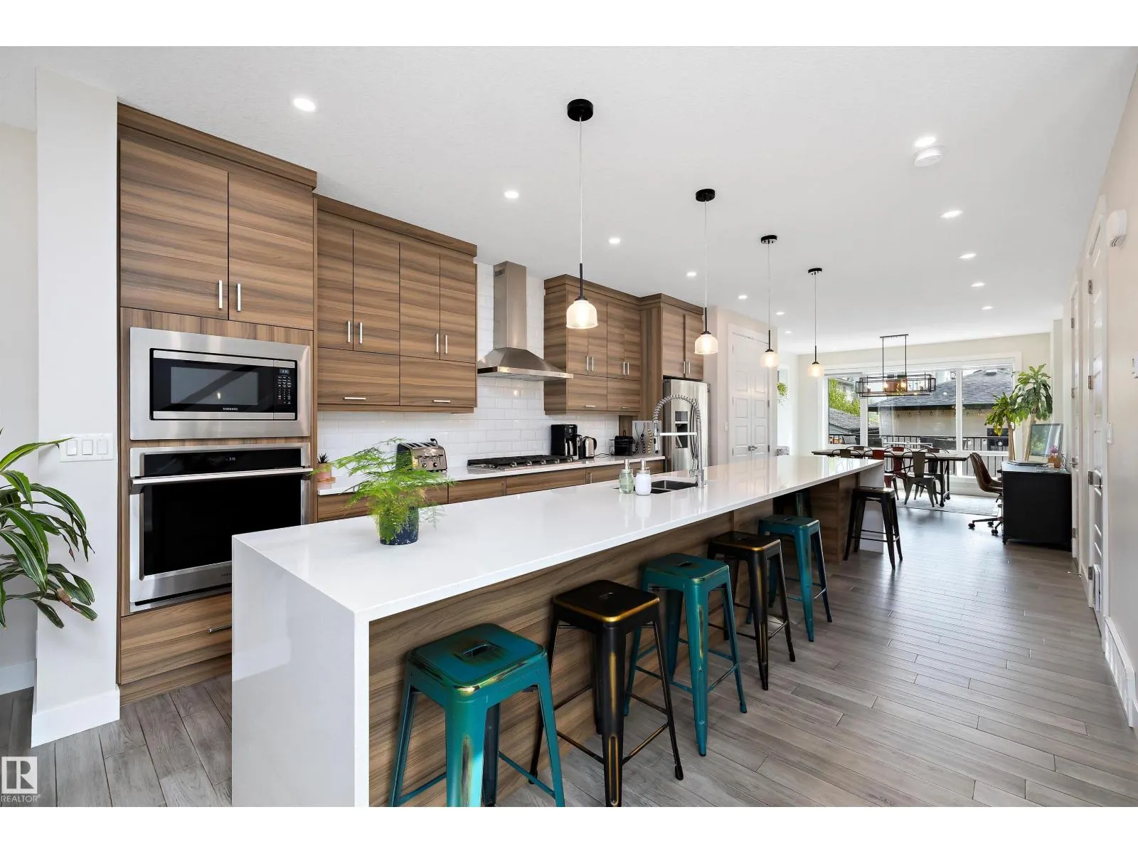 10917 79 AV NW