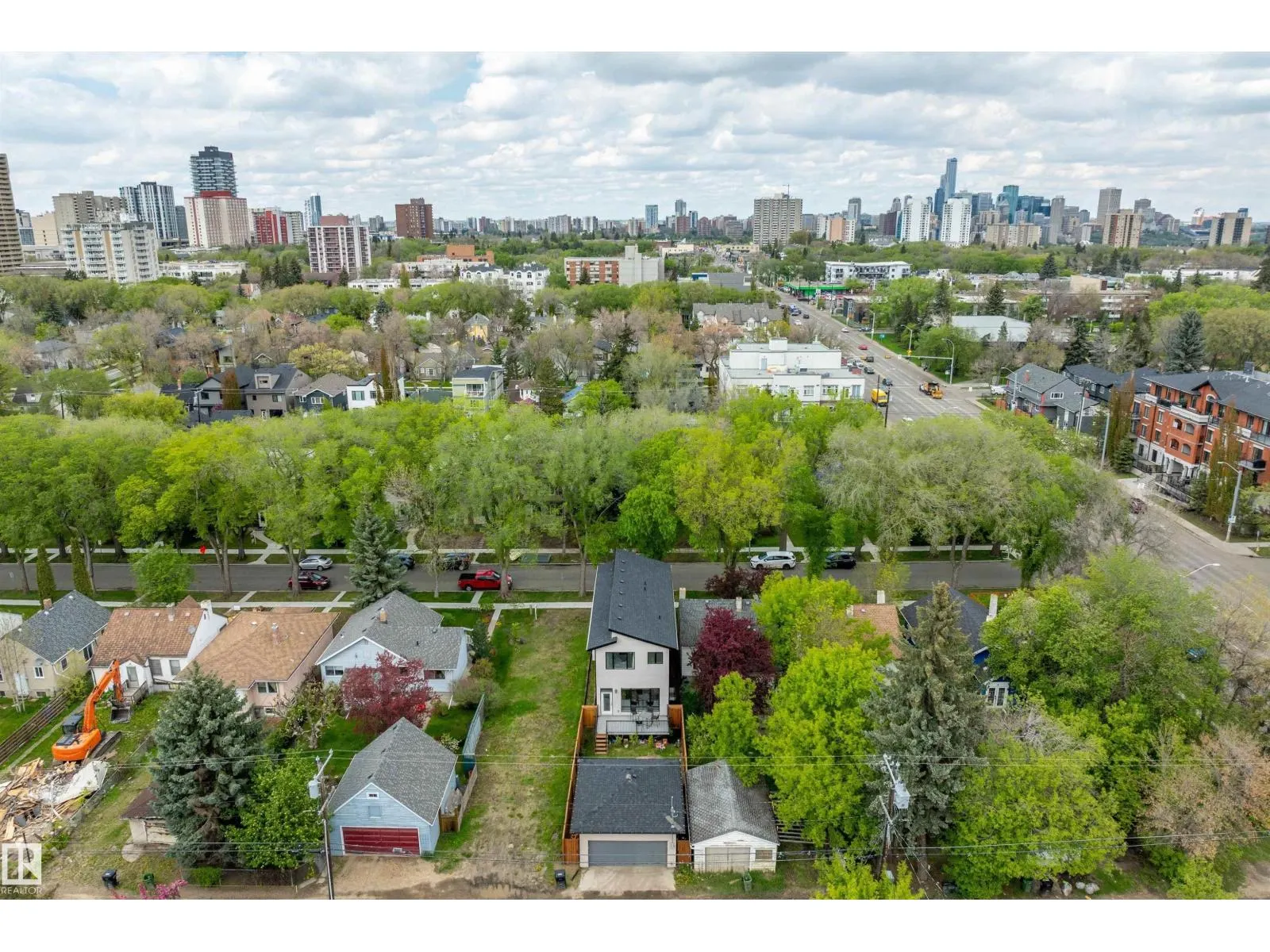 10917 79 AV NW