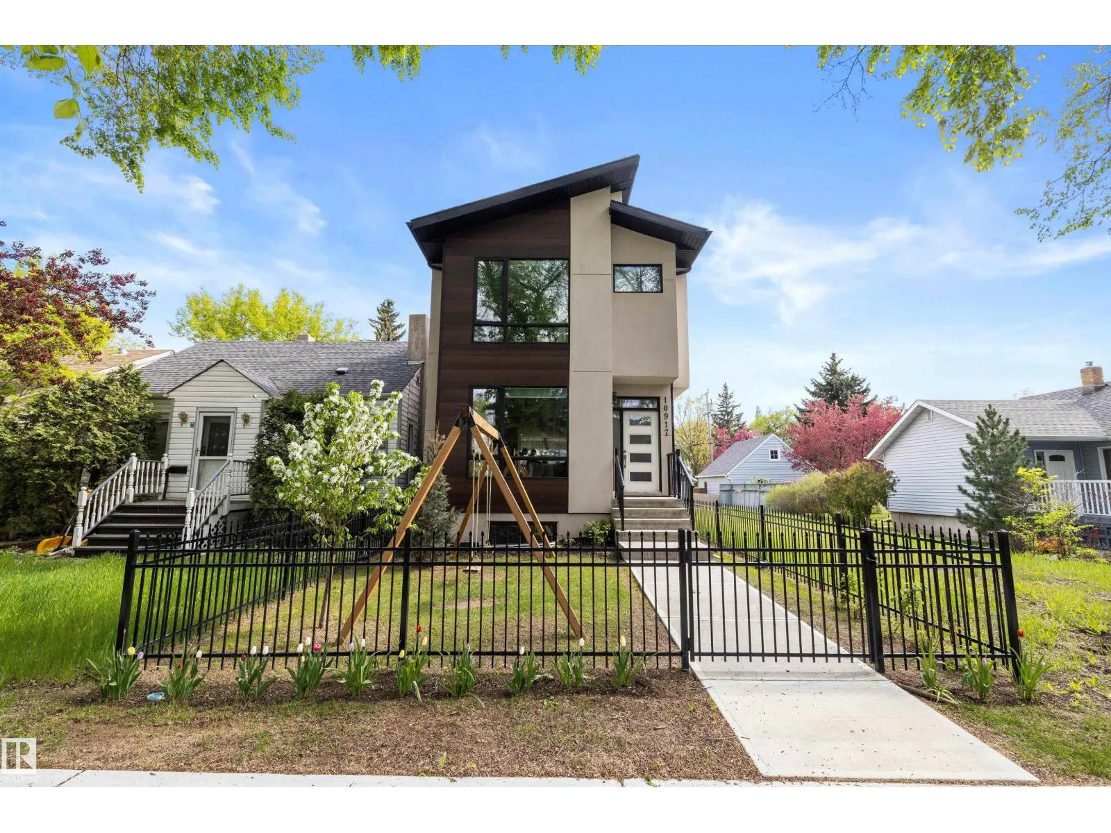 10917 79 AV NW