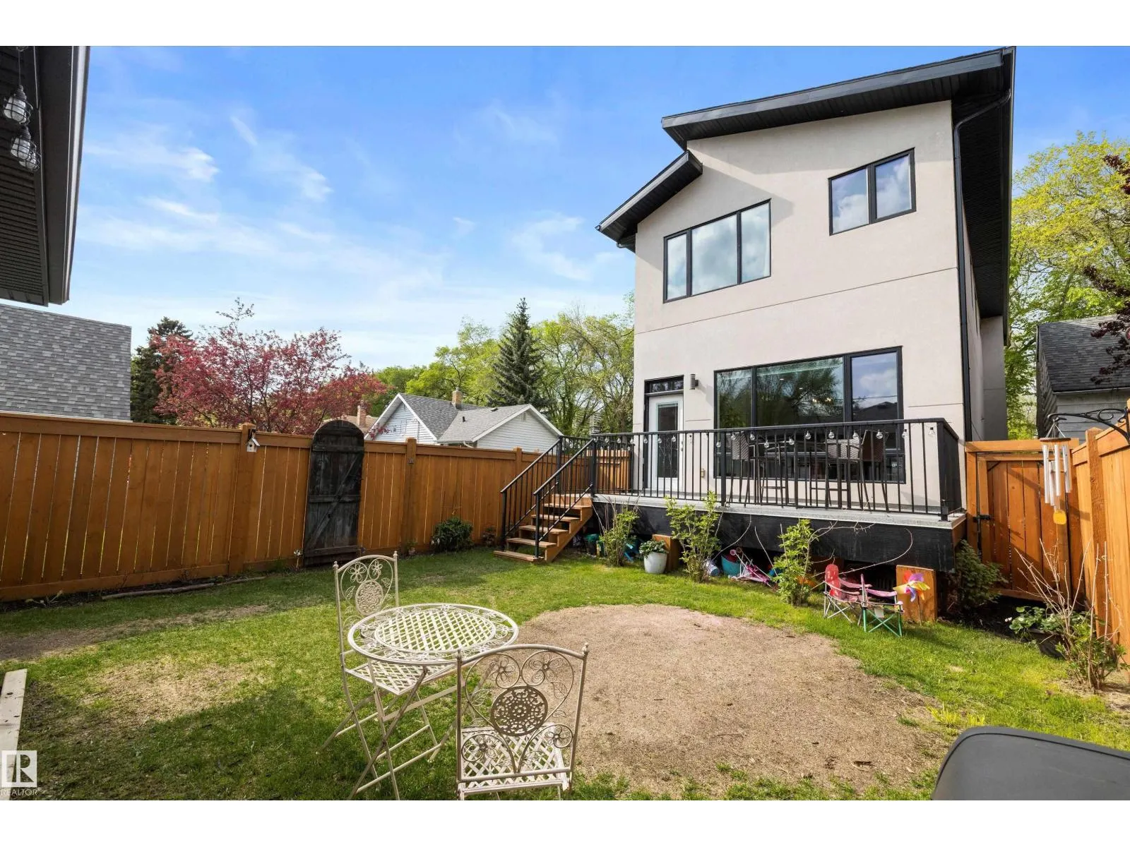 10917 79 AV NW
