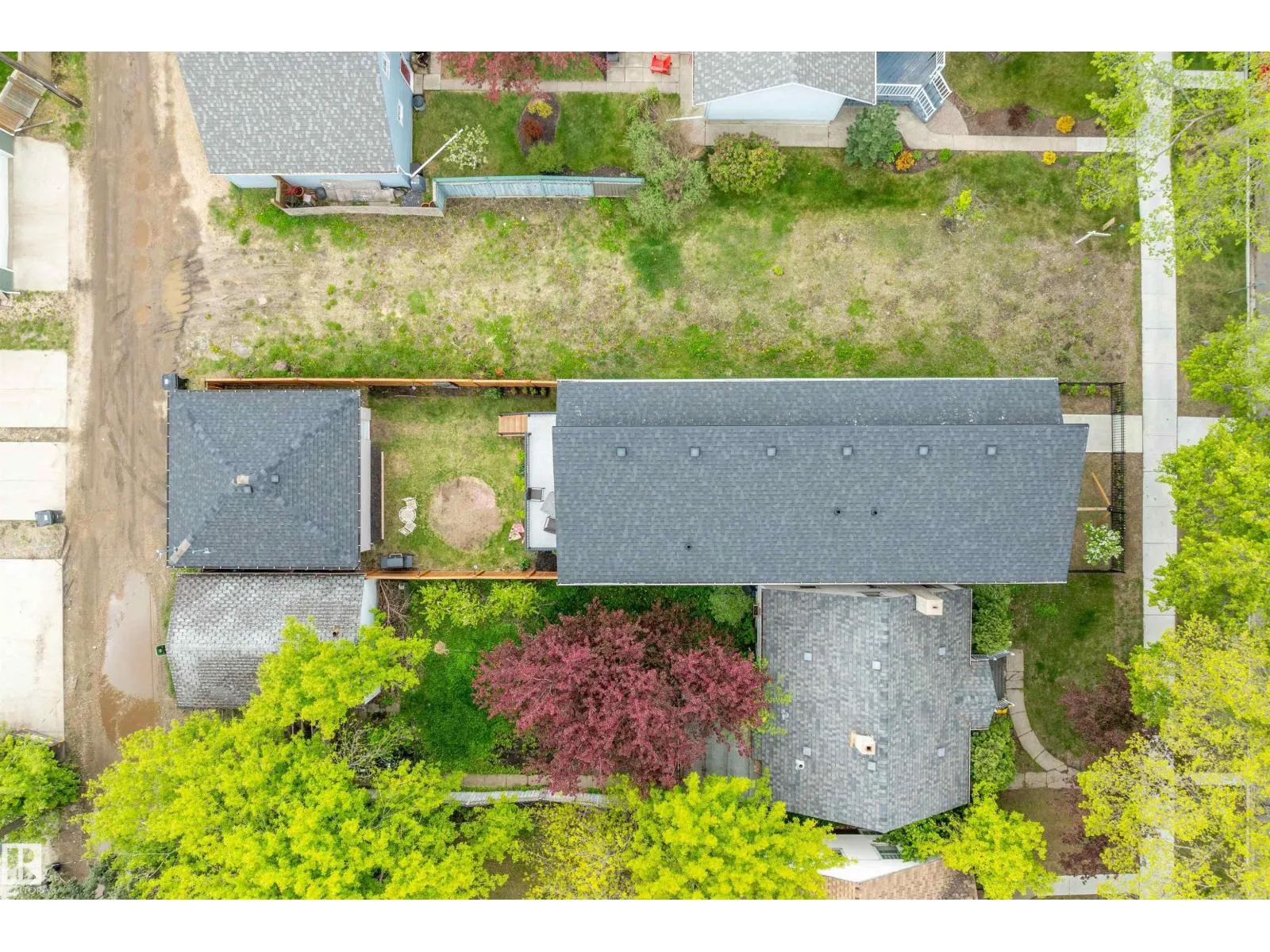 10917 79 AV NW