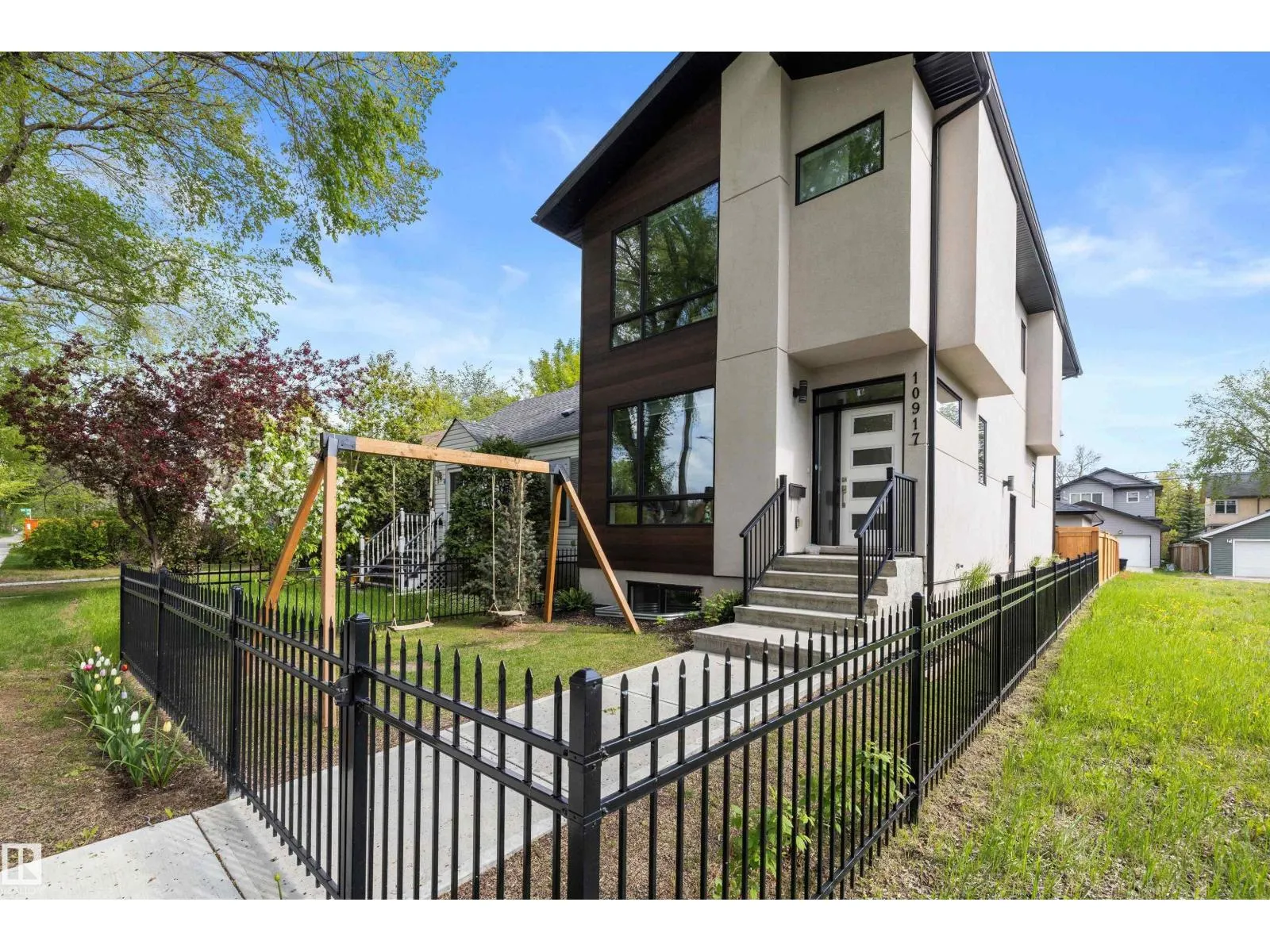 10917 79 AV NW