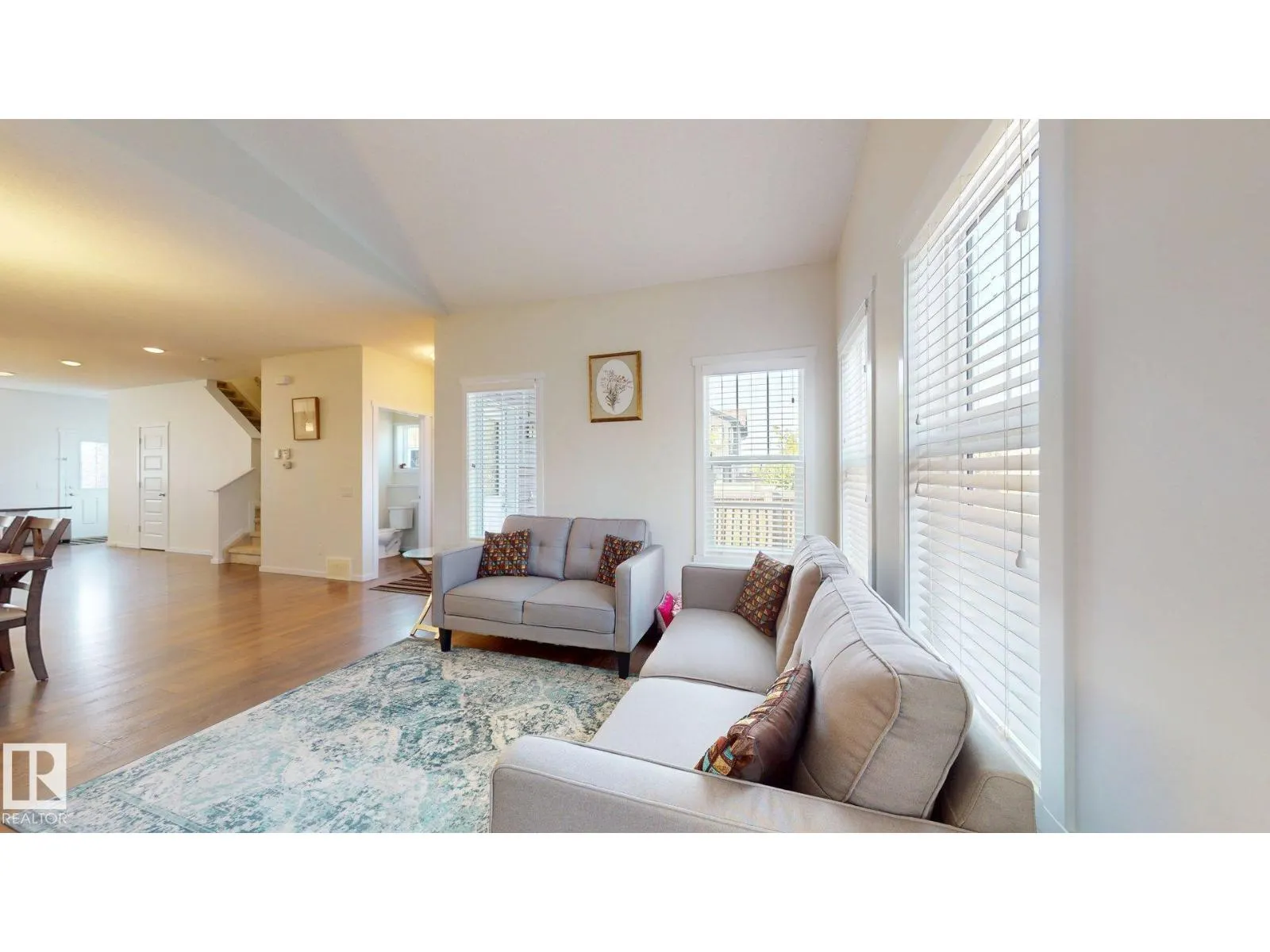 467 ORCHARDS BV SW