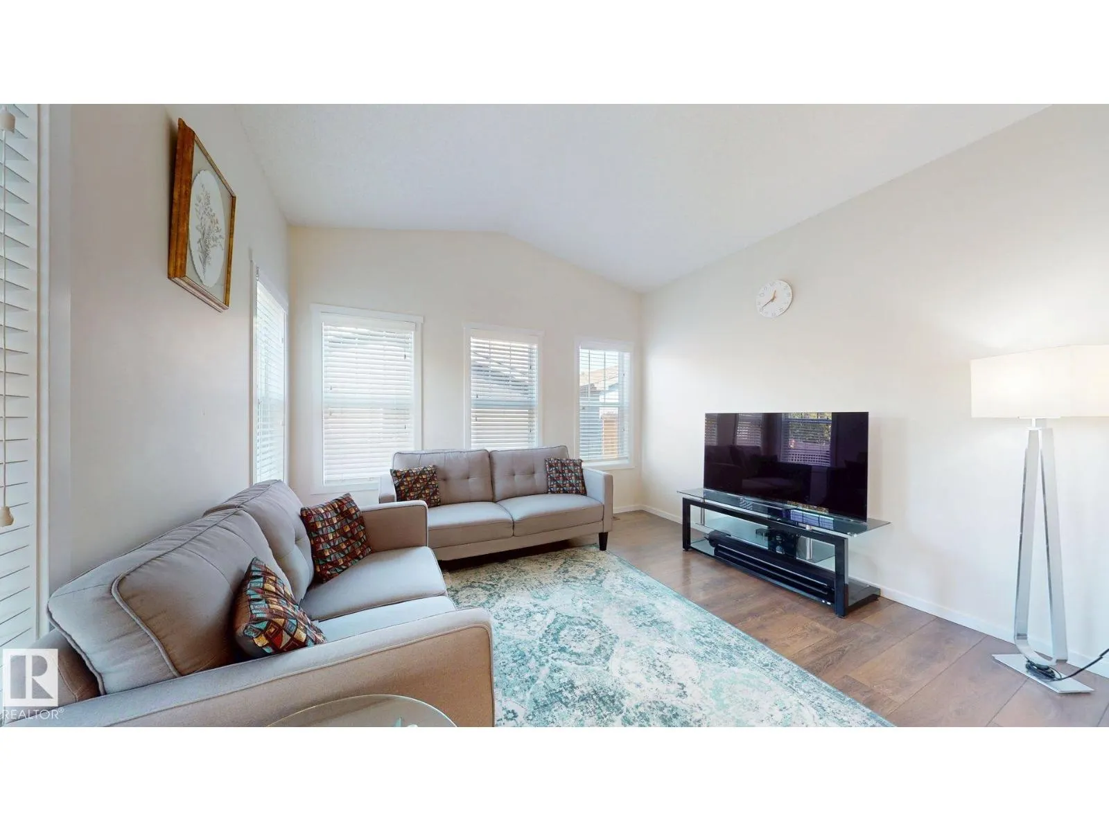 467 ORCHARDS BV SW