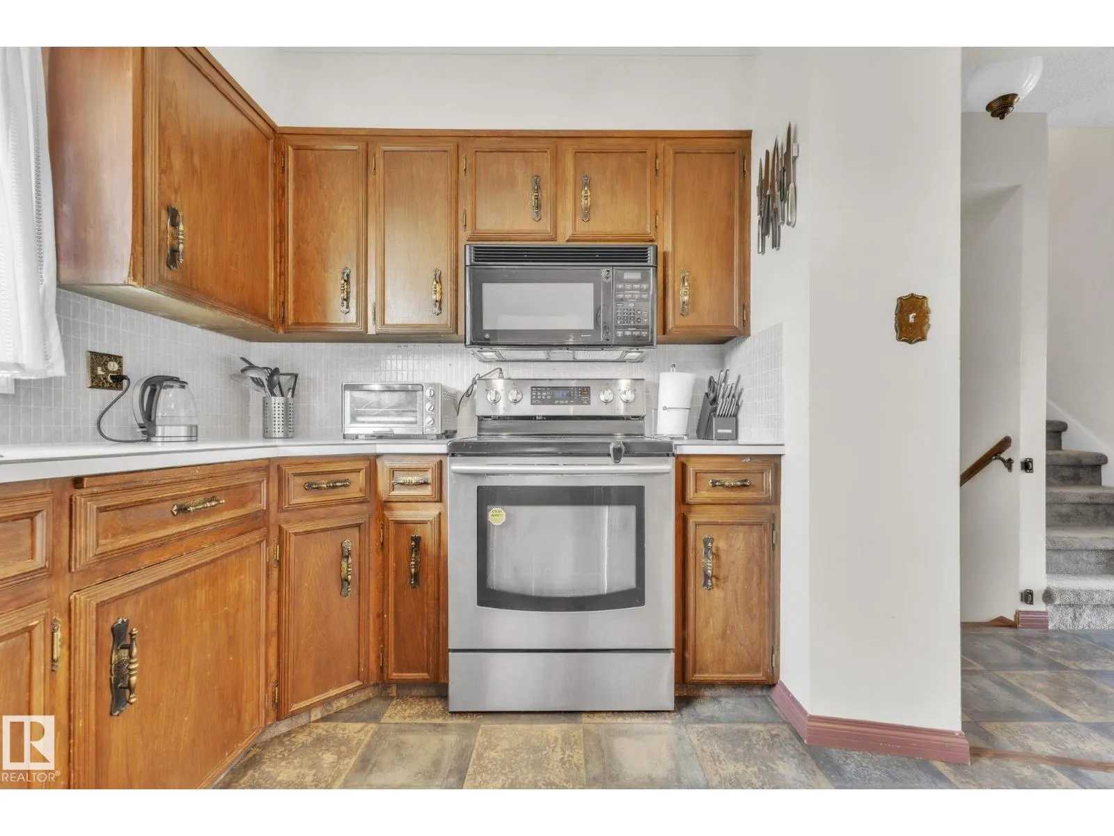 3116 67 ST NW