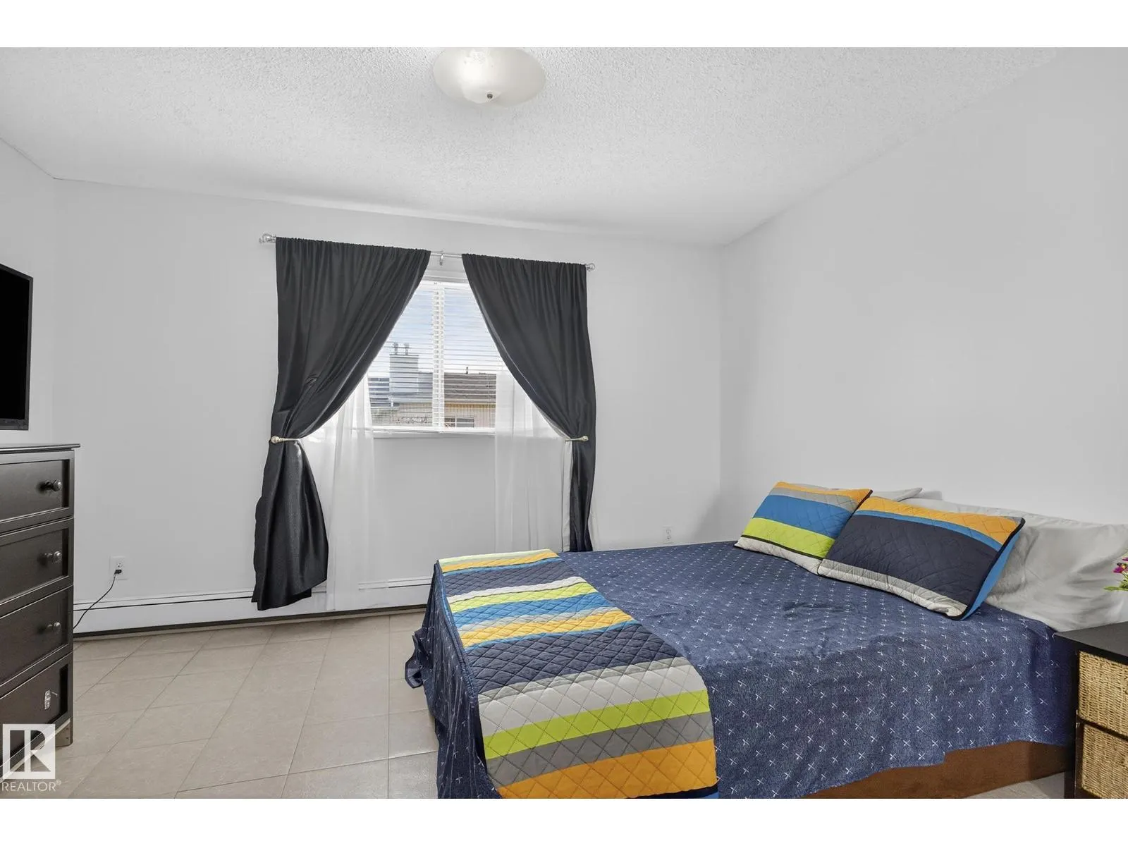 #414 4220 139 AV NW