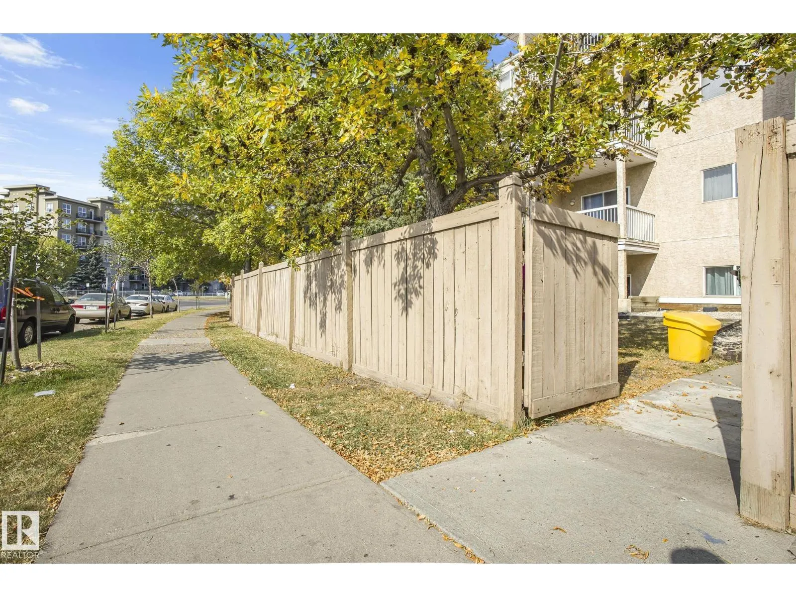 #414 4220 139 AV NW