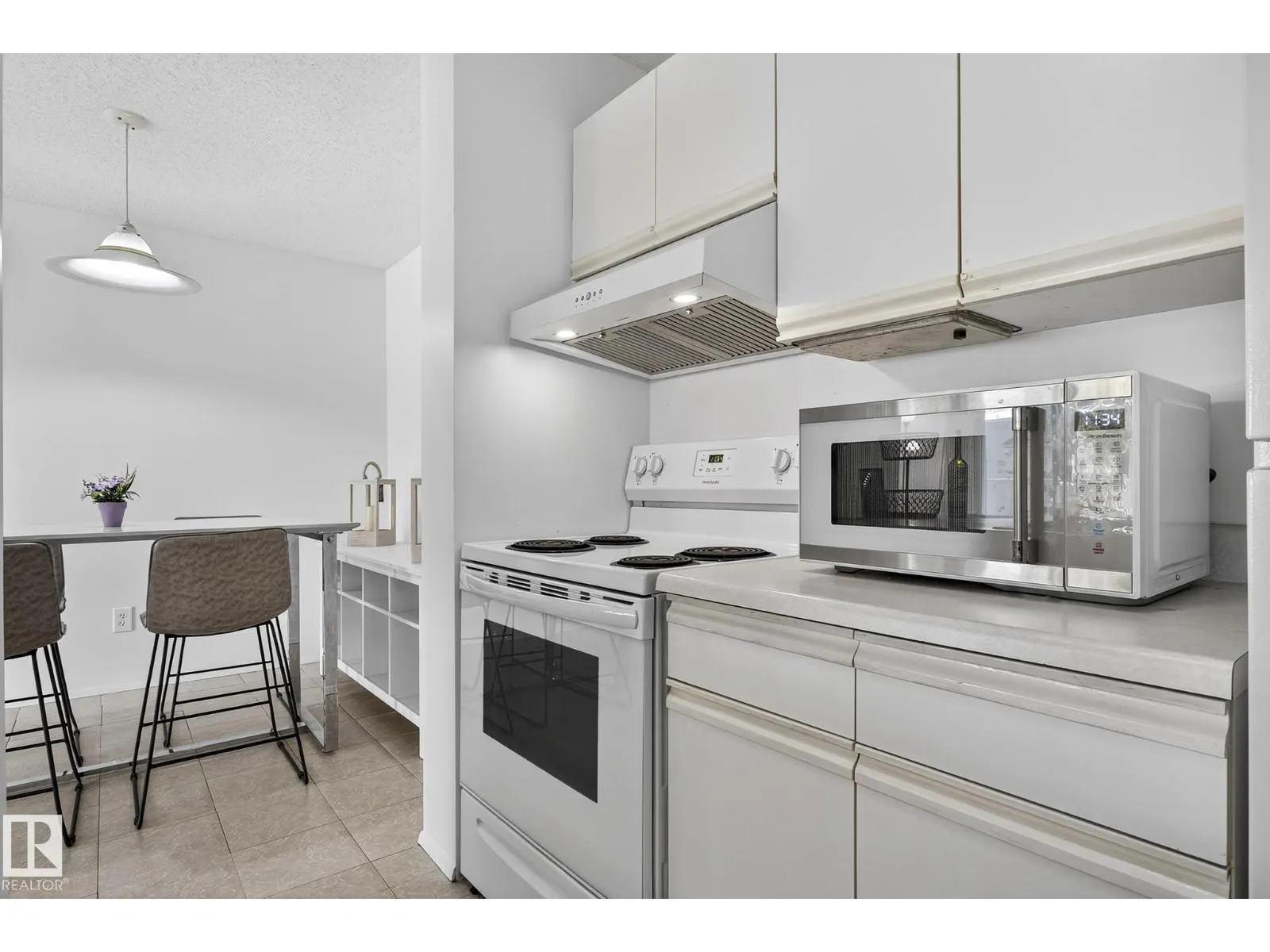 #414 4220 139 AV NW