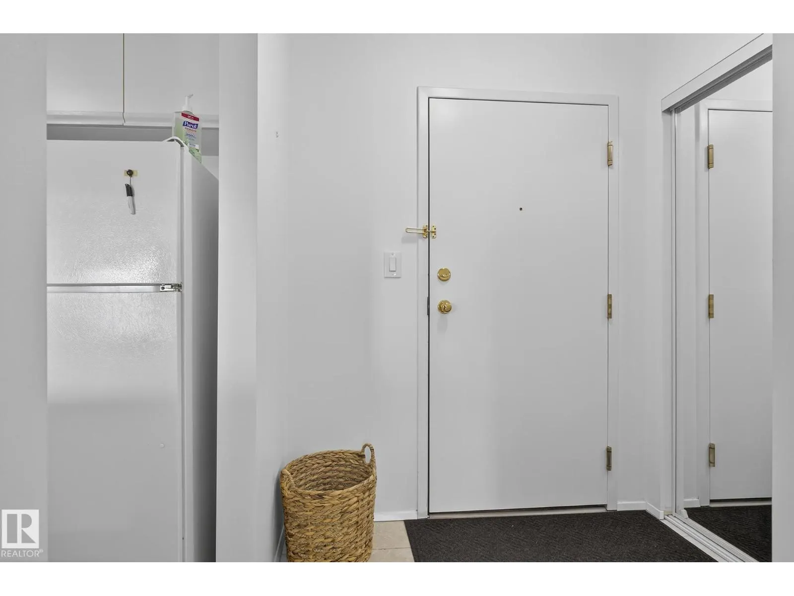 #414 4220 139 AV NW