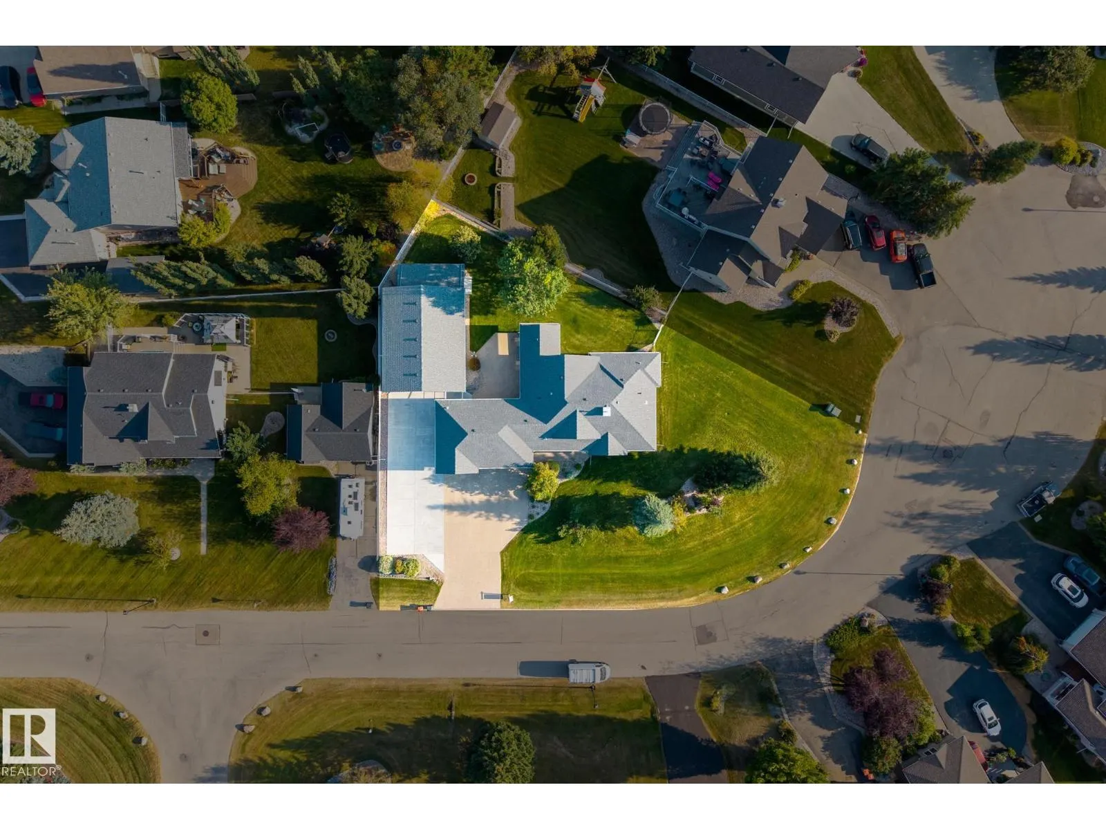 19 COUNTRY LN