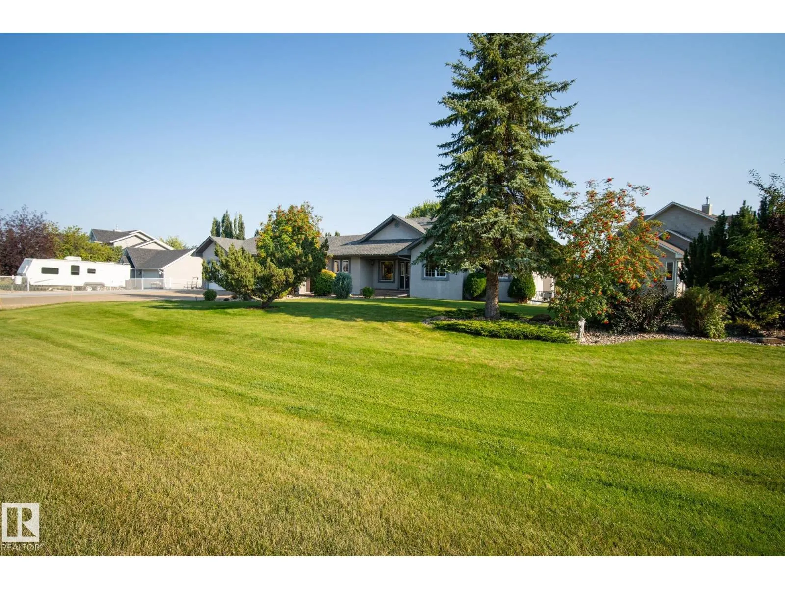 19 COUNTRY LN