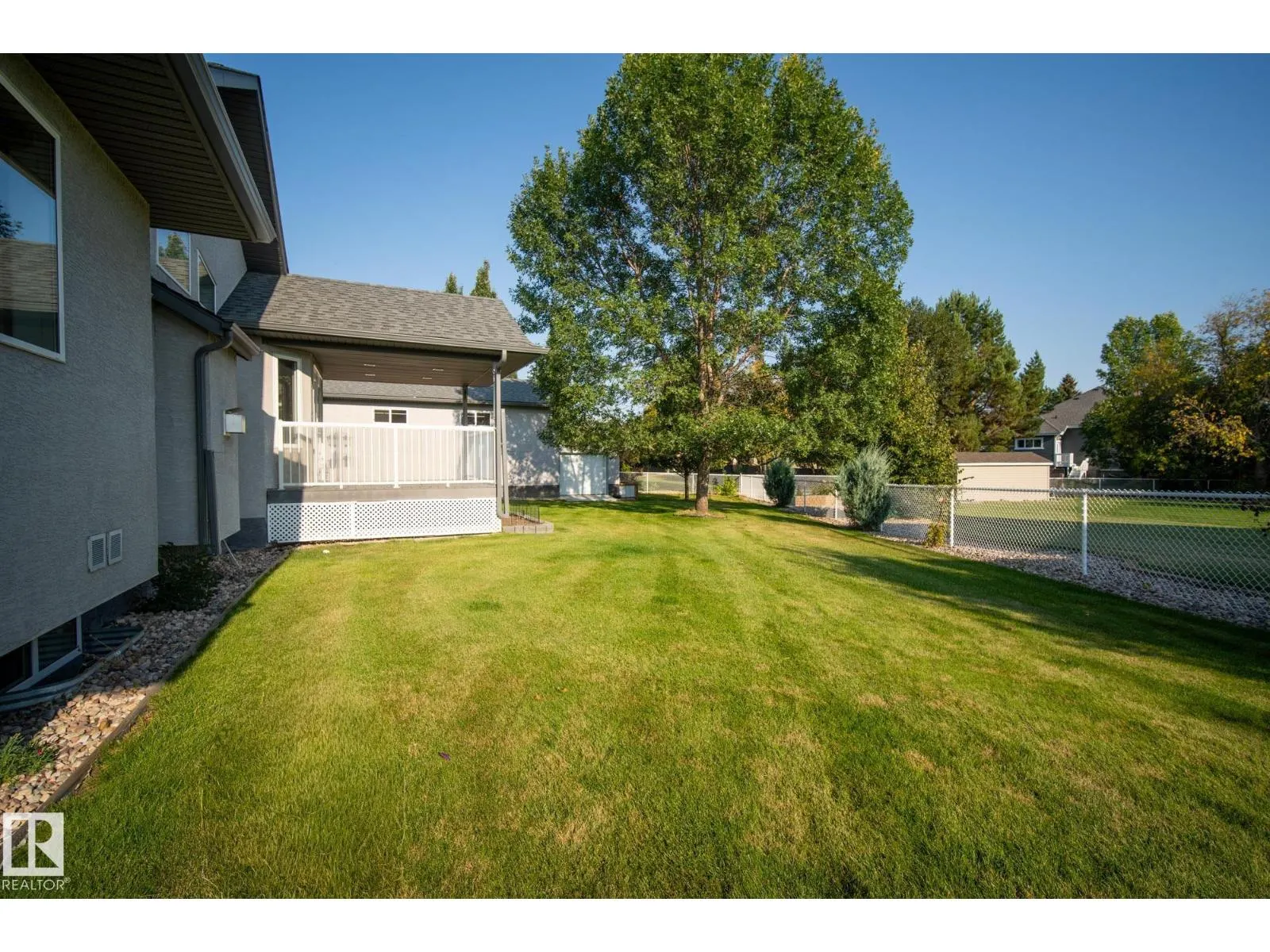 19 COUNTRY LN