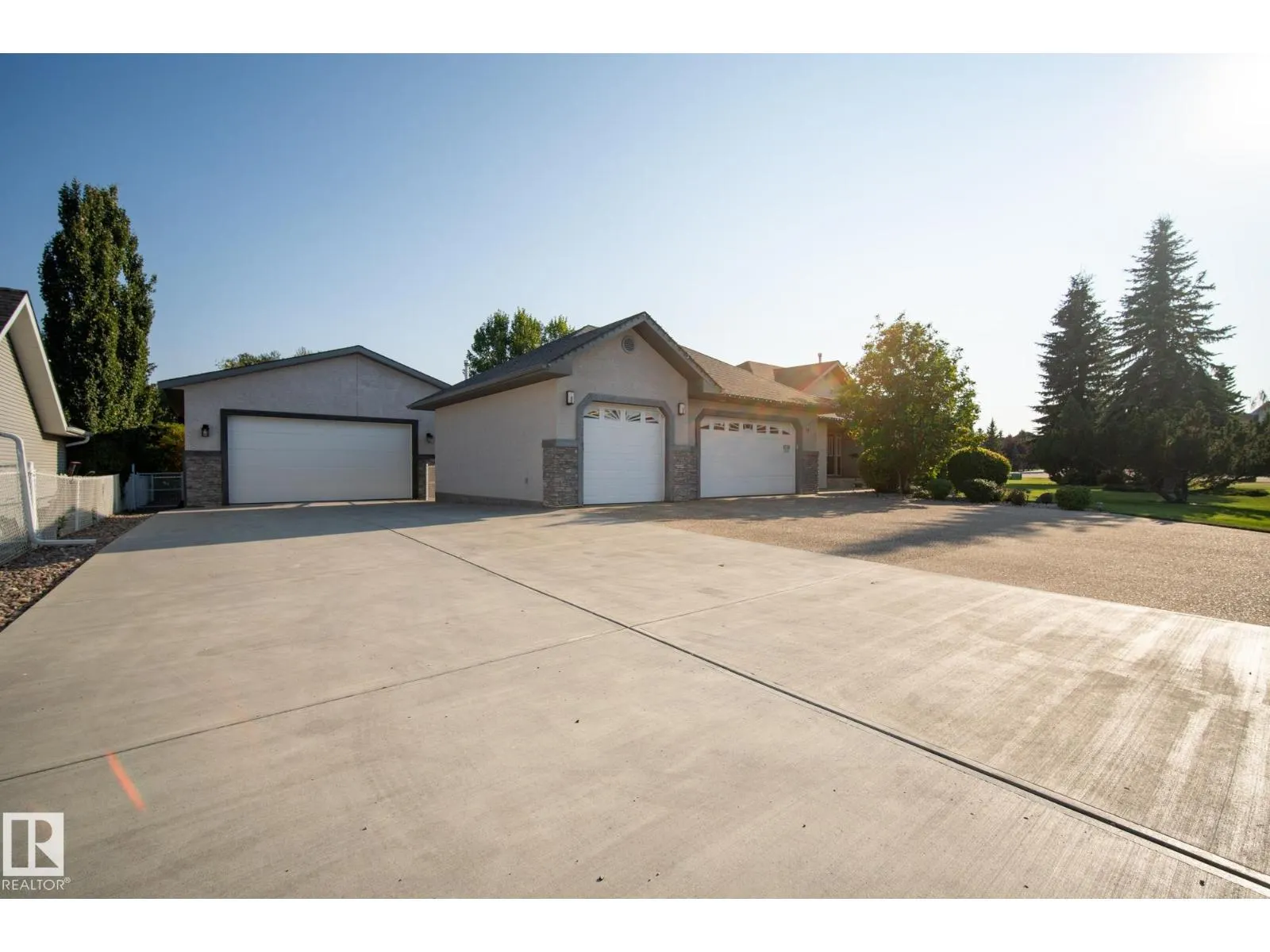 19 COUNTRY LN