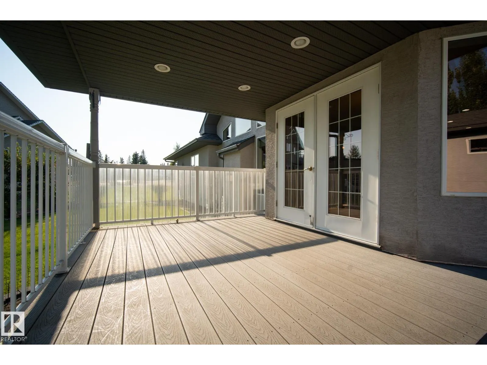 19 COUNTRY LN