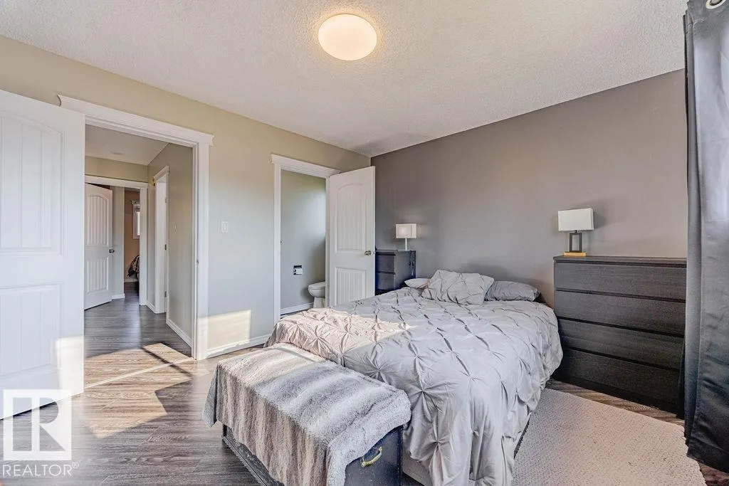 8542 10 AV NW