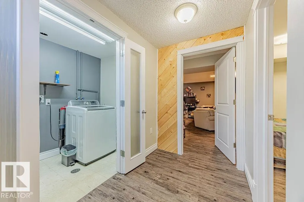 8542 10 AV NW