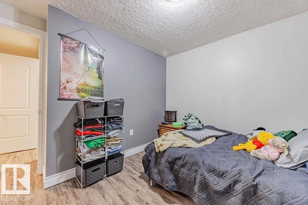 8542 10 AV NW