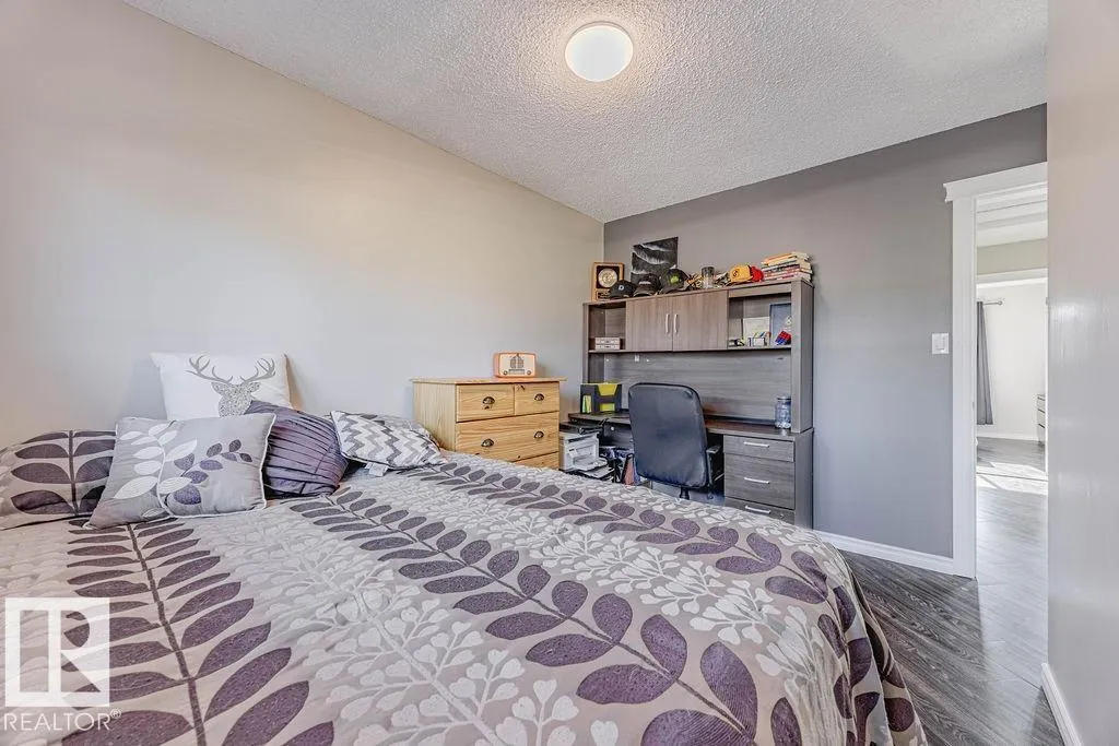 8542 10 AV NW