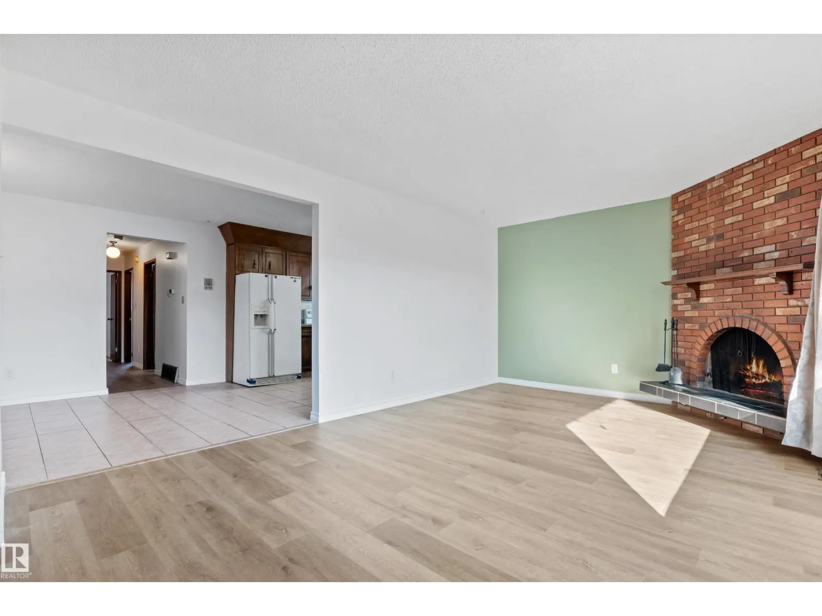 9558 76 AV NW