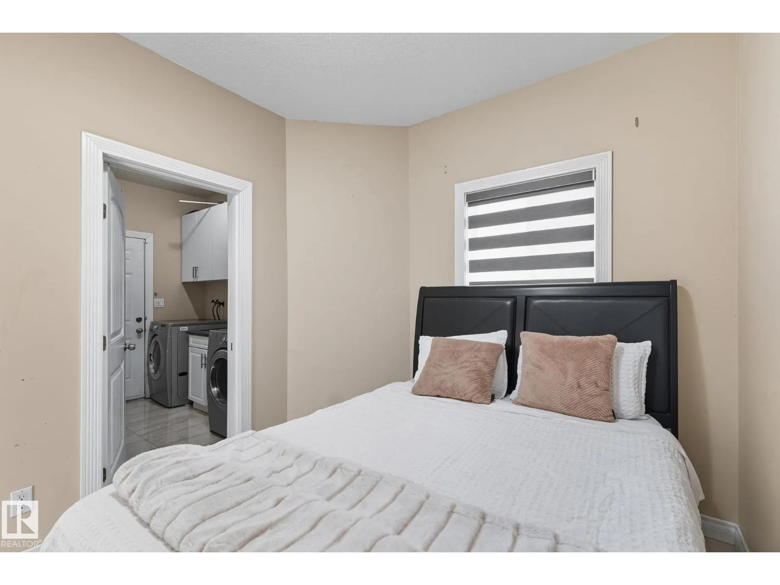 6026 164A AV NW