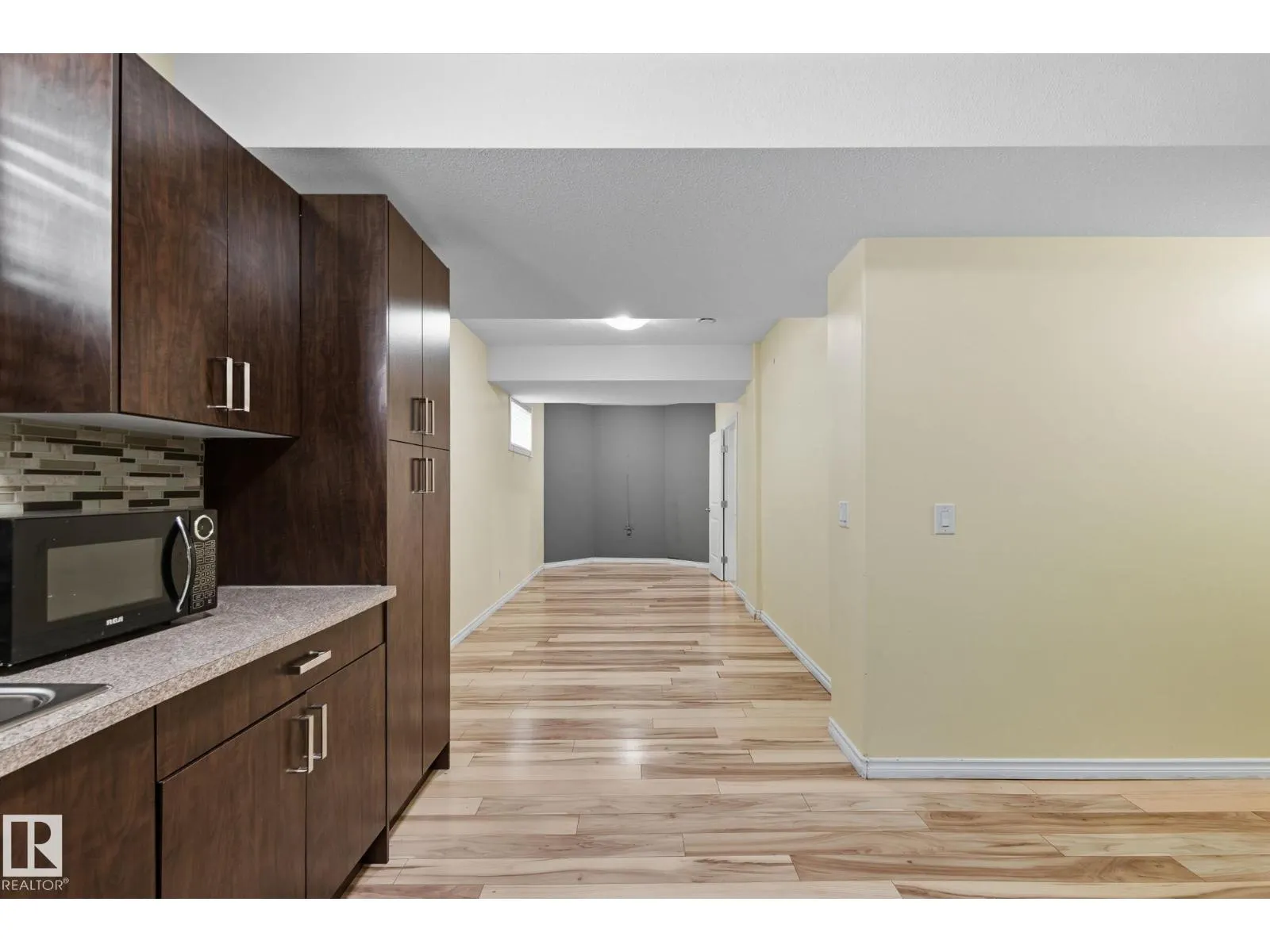 6026 164A AV NW