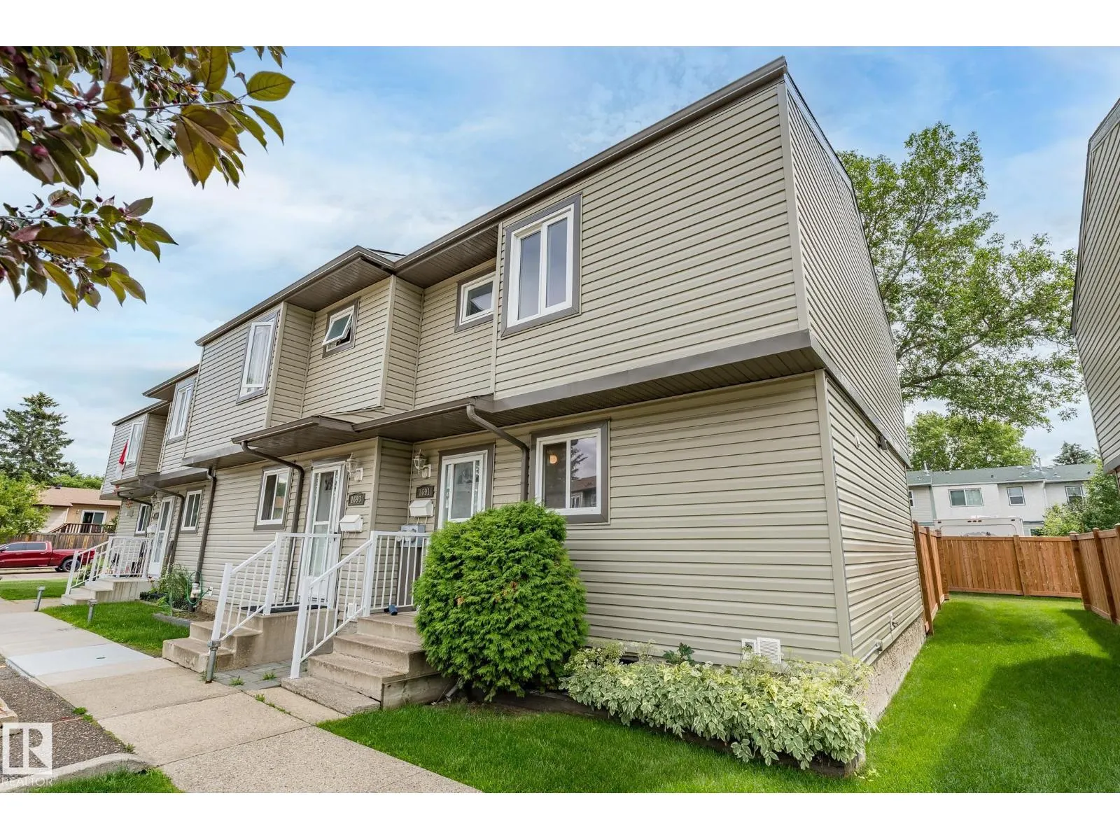 1691 Lakewood Road South NW NW
