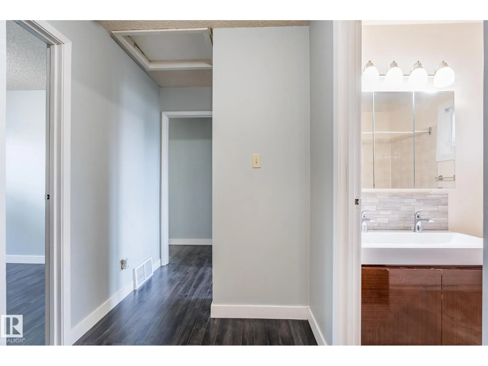 1691 Lakewood Road South NW NW