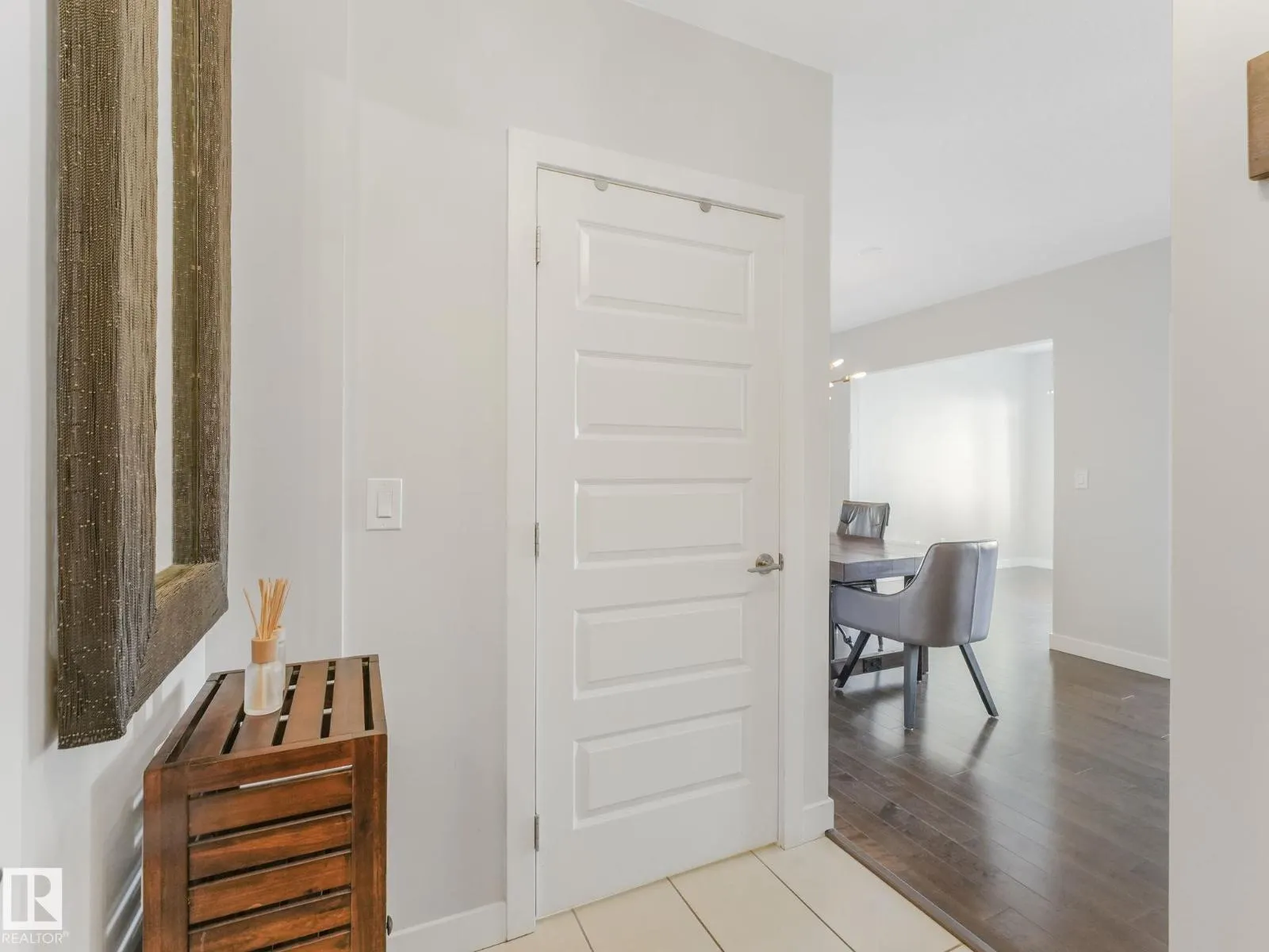#416 5151 WINDERMERE BV SW