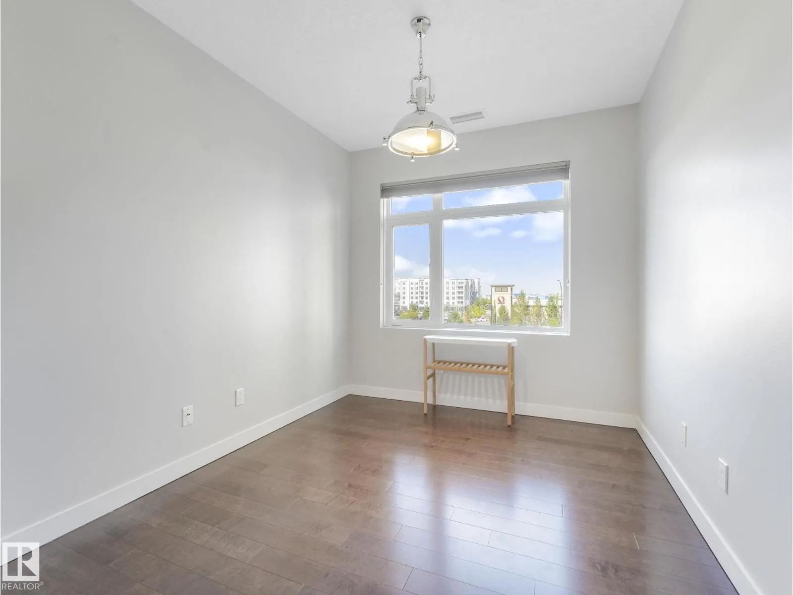 #416 5151 WINDERMERE BV SW