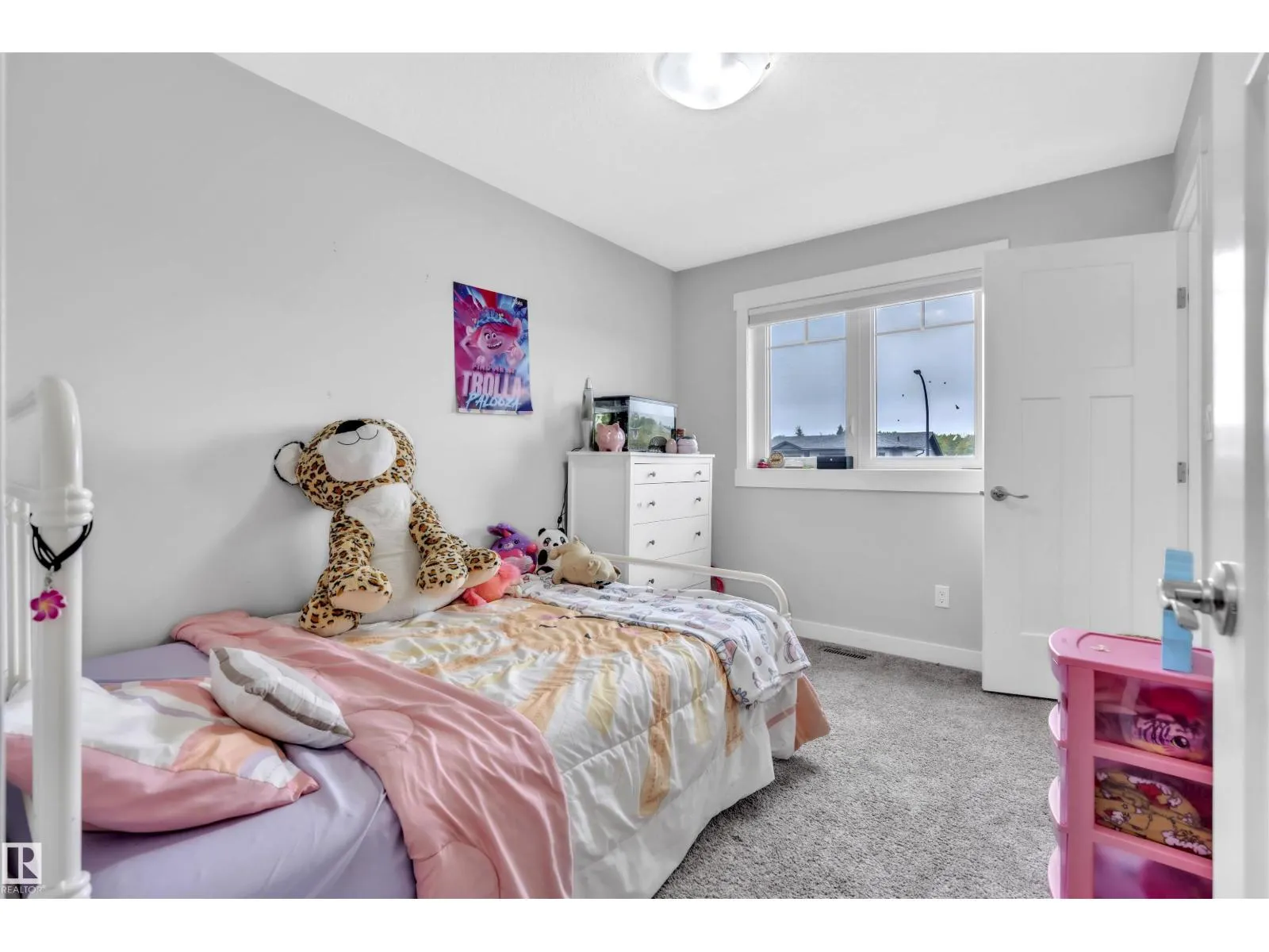 1721 Crestview WY