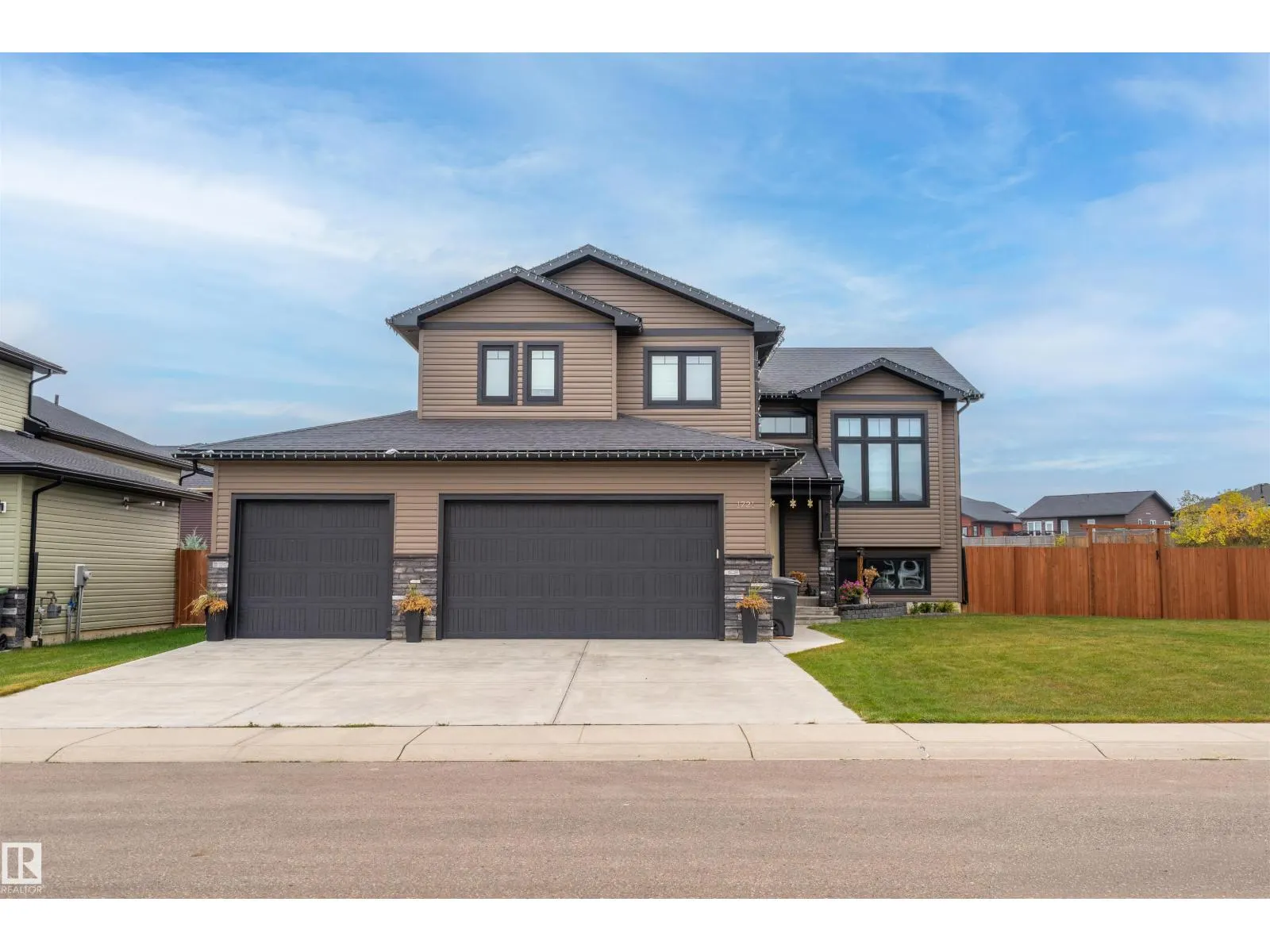 1721 Crestview WY