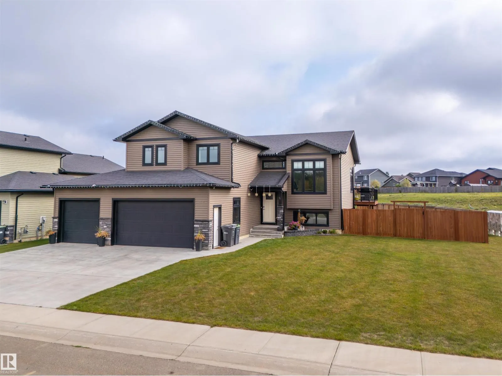1721 Crestview WY