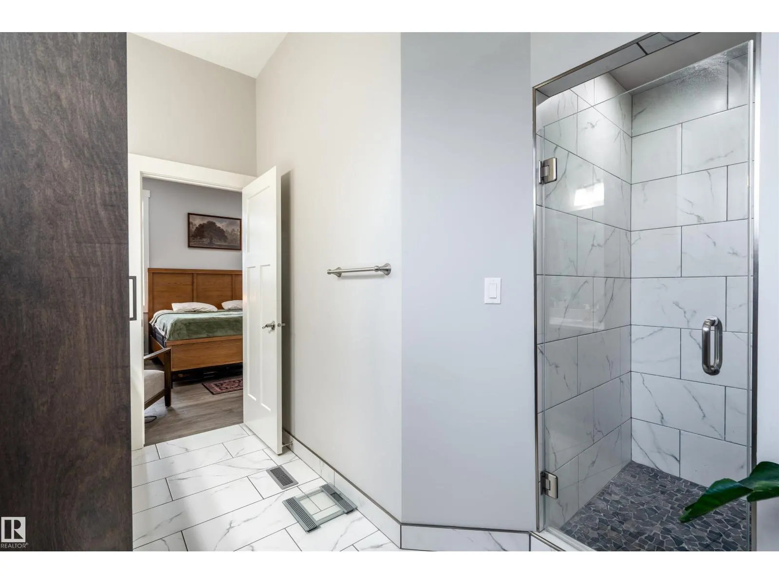 1721 Crestview WY