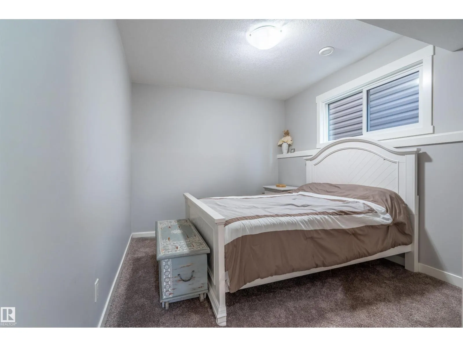 1721 Crestview WY